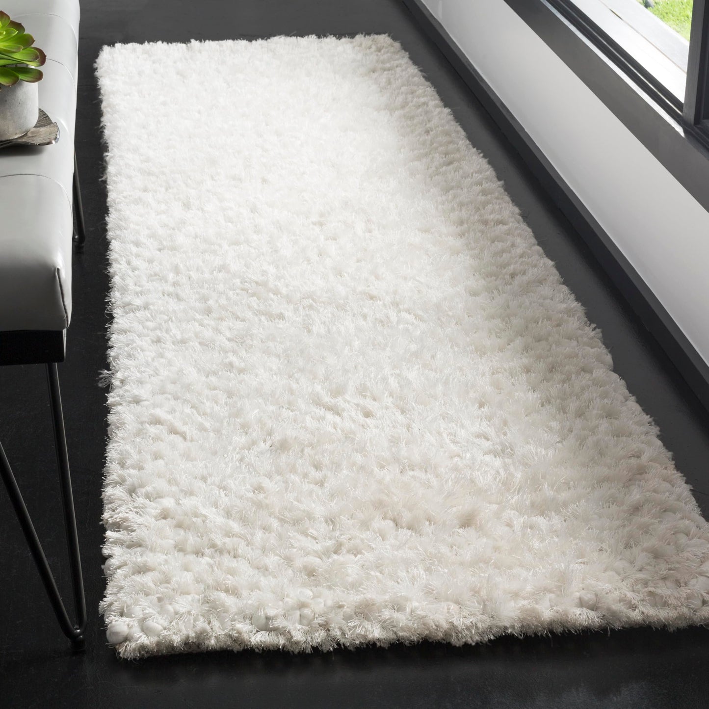 SAFAVIEH Saint Tropez Shag Collection 2'3" x 8' Snow White STS641W Handmade Solid 1-inch Thick Runner Rug