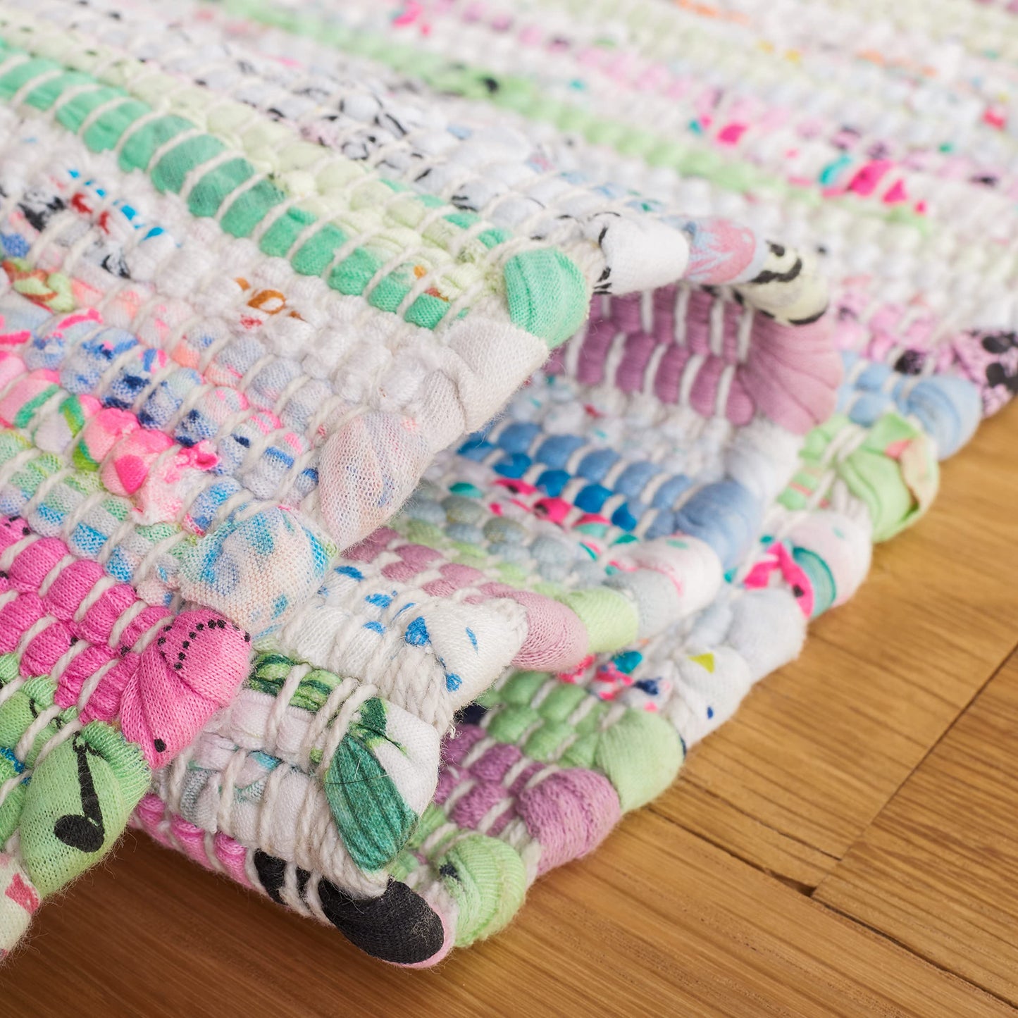 SAFAVIEH Rag Rug Collection Accent Rug - 3' x 5', Light Green & Multi, Handmade Boho Stripe Cotton, Ideal for High Traffic Areas in Entryway, Living Room, Bedroom (RAR125D)