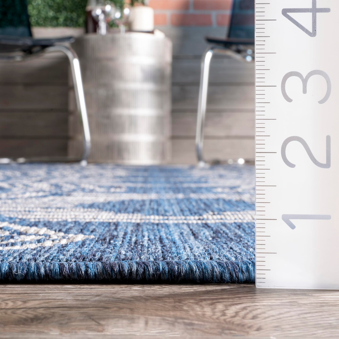 Nuloom Ranya Blue/Ivory, 4' x 6', Tribal Geometric, Soft and Cozy, High Traffic, Stain Resistant, Easy Clean, Durable Area Rug for Indoor/Outdoor Patio, Deck, Porch, Garden, Courtyard
