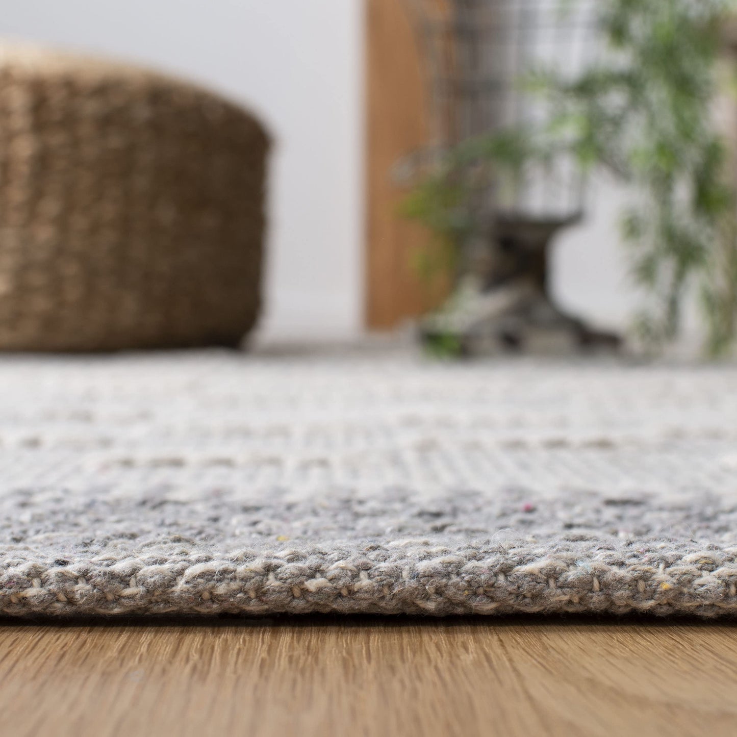 SAFAVIEH Striped Kilim Collection Area Rug - 9' Square, Ivory & Grey, Handmade Flat Weave Cotton, Ideal for High Traffic Areas in Living Room, Bedroom (STK519A)