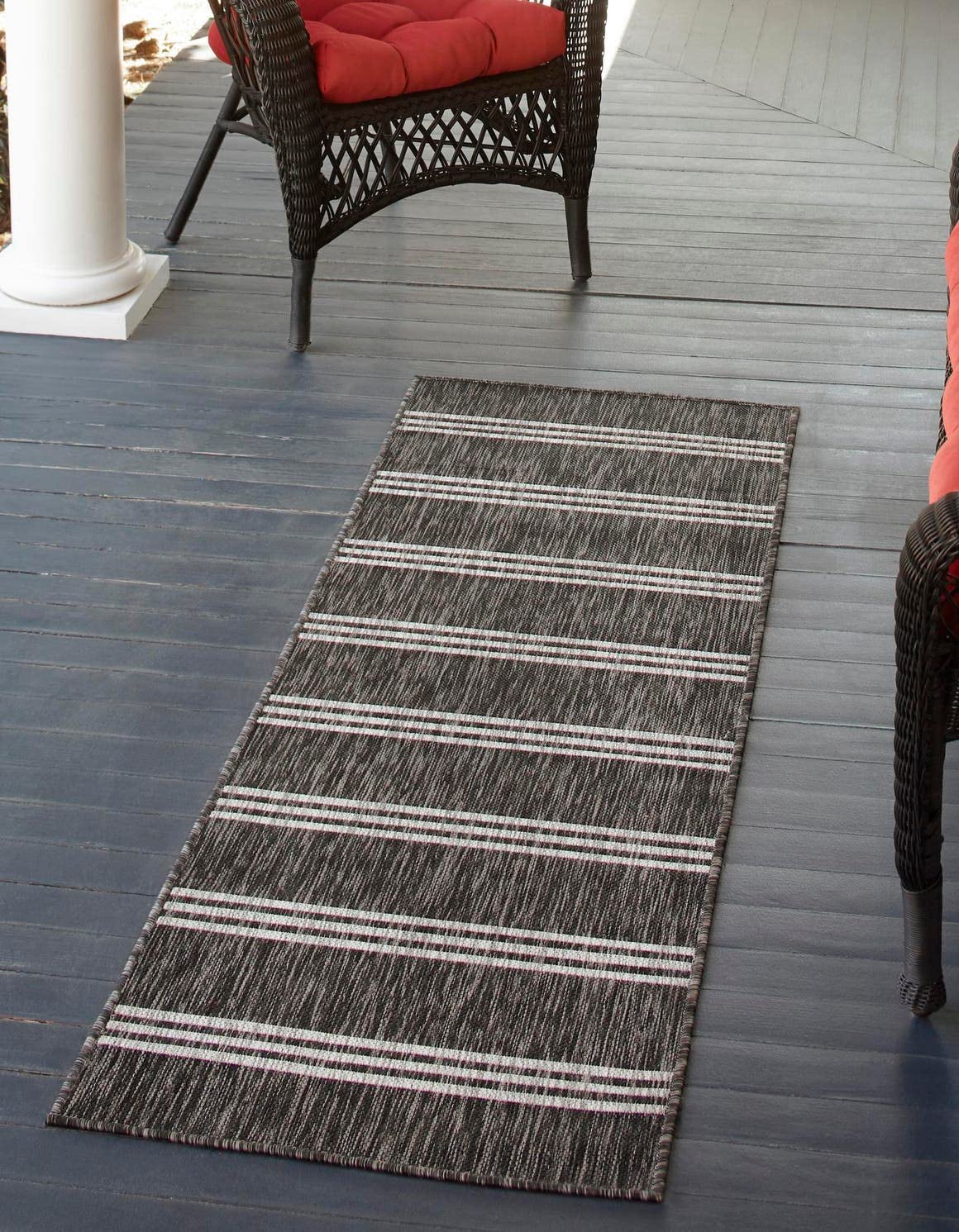 Unique Loom Jill Zarin Outdoor Collection Area Rug - Anguilla (2' 7'' x 10' Runner, Charcoal/ Ivory)