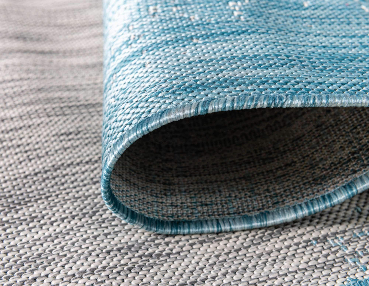 Unique Loom Outdoor Modern Collection Area Rug - Ombre (7' 1" x 10' Rectangle, Aqua/ Ivory)