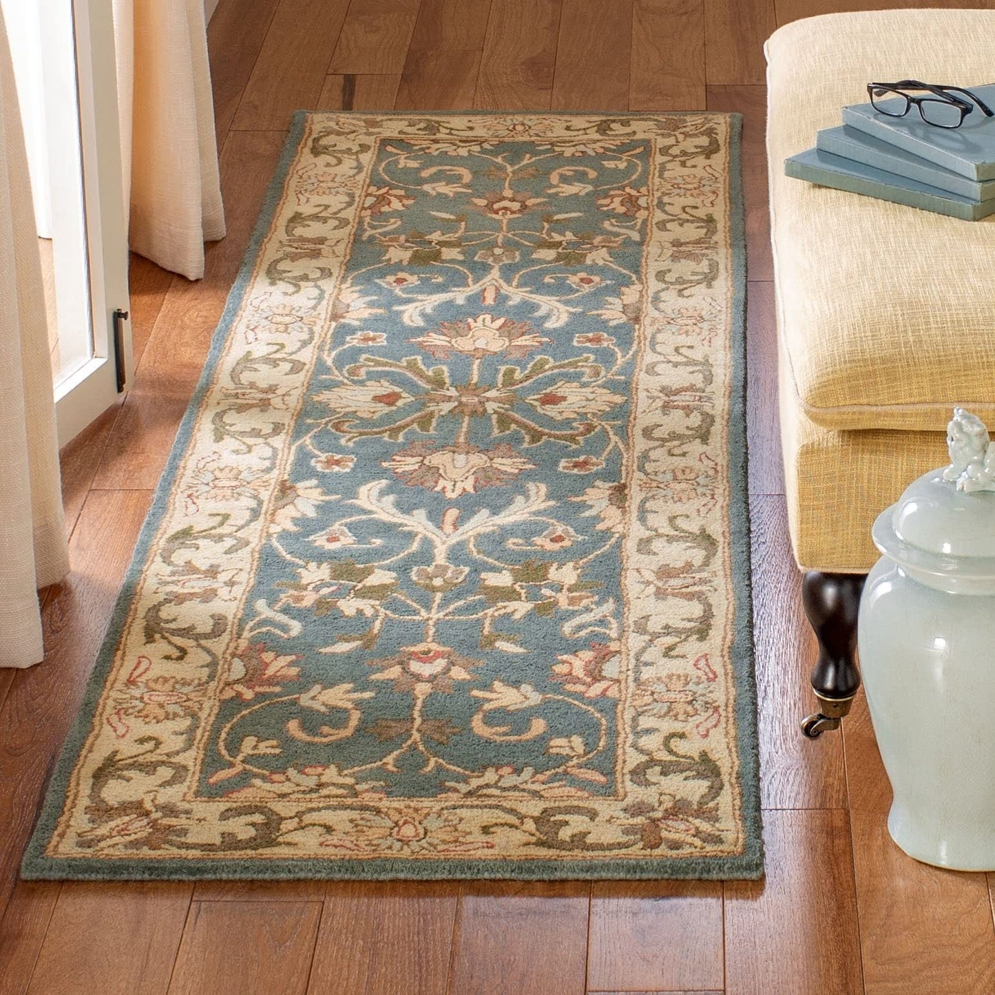 SAFAVIEH Heritage Collection Accent Rug - 2'3" x 4', Green & Gold, Handmade Traditional Oriental Wool, Ideal for High Traffic Areas in Entryway, Living Room, Bedroom (HG811A)