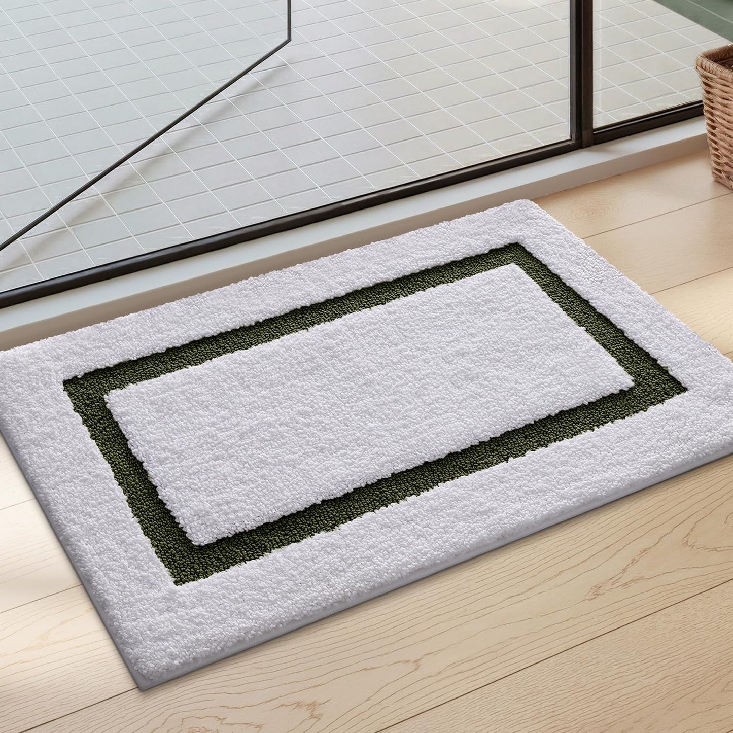 Color&Geometry Extra Soft Absorbent Microfiber Bath Rugs, Non-Slip Bathroom mat, Small Washable Plush Bath Mats for Bathroom, Shower, Tub, Laundry, 17x30, White Green