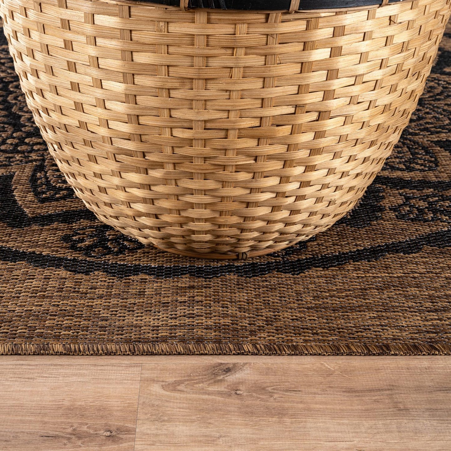 CAMILSON Outdoor Rug 5x7 Modern Area Rugs for Indoor and Outdoor Patios and Porches - Waterproof Washable Non-Shedding Easy-to-Clean Outside Carpet (5 x 7 Medallion - Gold/Black)