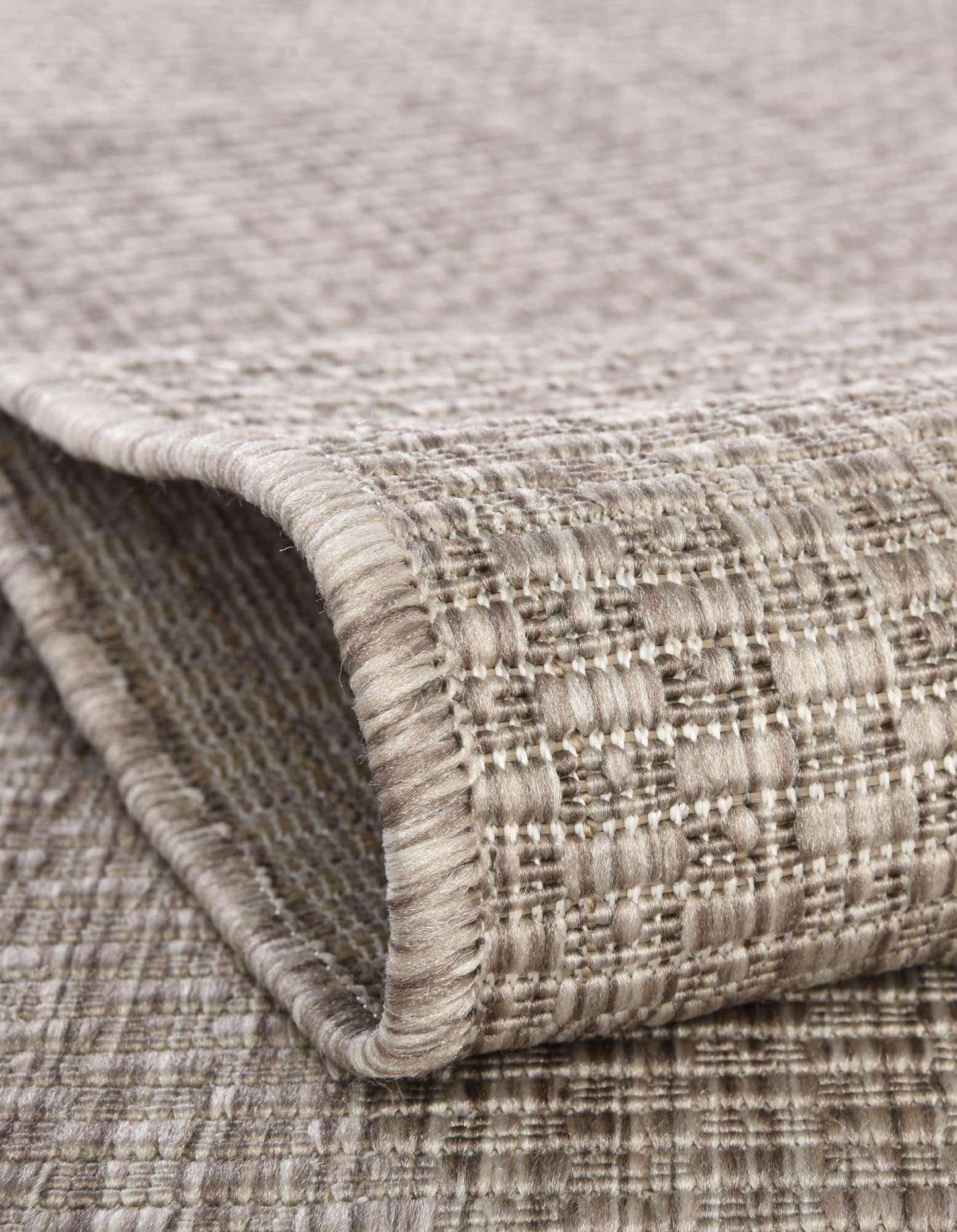 Unique Loom Outdoor Solid Collection Area Rug (5' 3" x 8' Oval Beige/Ivory)