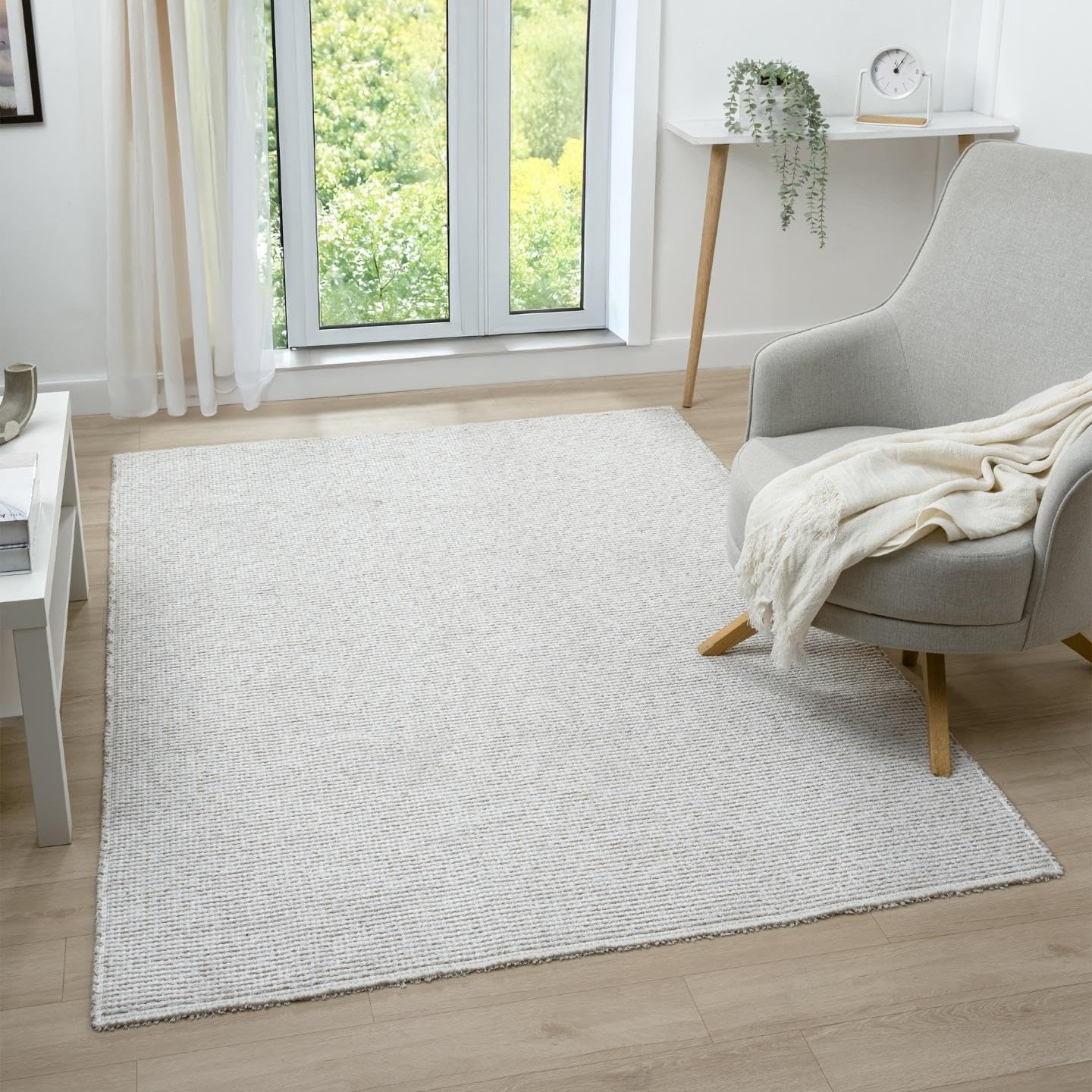 LUXE WEAVERS Machine Woven Two-Tone Beige White 6x9 Area Rug, Indoor Stain-Resistant Fringed Carpet