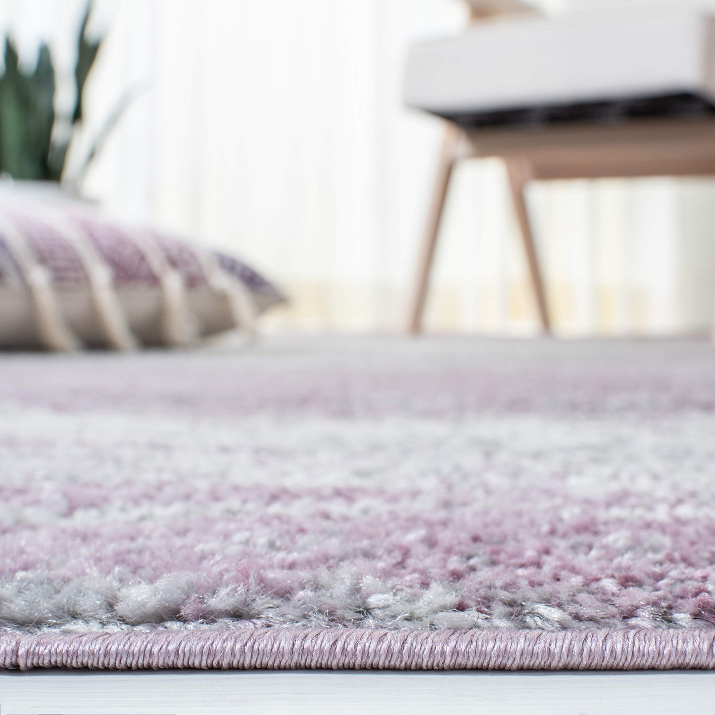SAFAVIEH Adirondack Collection Accent Rug - 4' x 6', Grey & Purple, Modern Abstract Design, Non-Shedding & Easy Care, Ideal for High Traffic Areas in Entryway, Living Room, Bedroom (ADR112V)