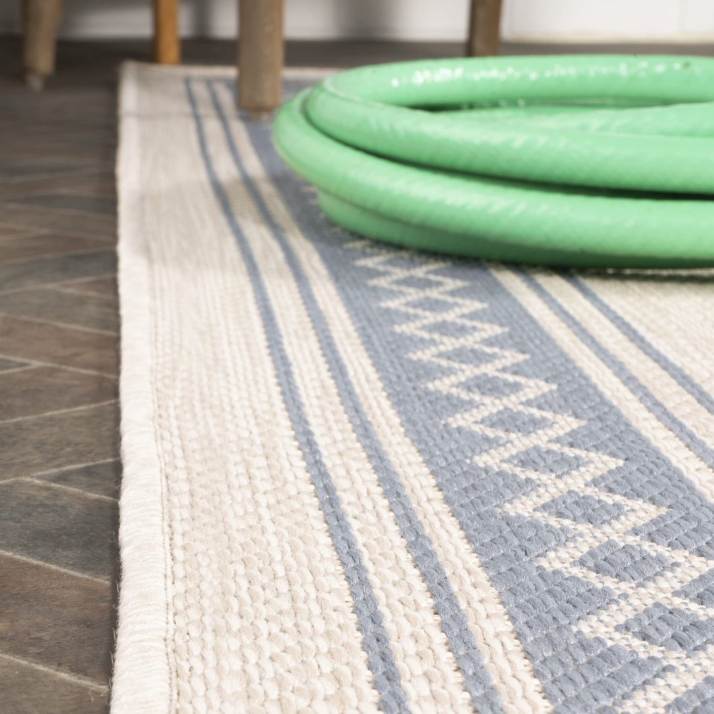 JONATHAN Y Diamond Border Indoor Outdoor Area Rug 3X5 Cream/Blue, Lucia Classic for Backyard, Patio, Porch, Easy-Cleaning, High Traffic, Pet-Friendly, Non-Shedding (SMB207A-3)