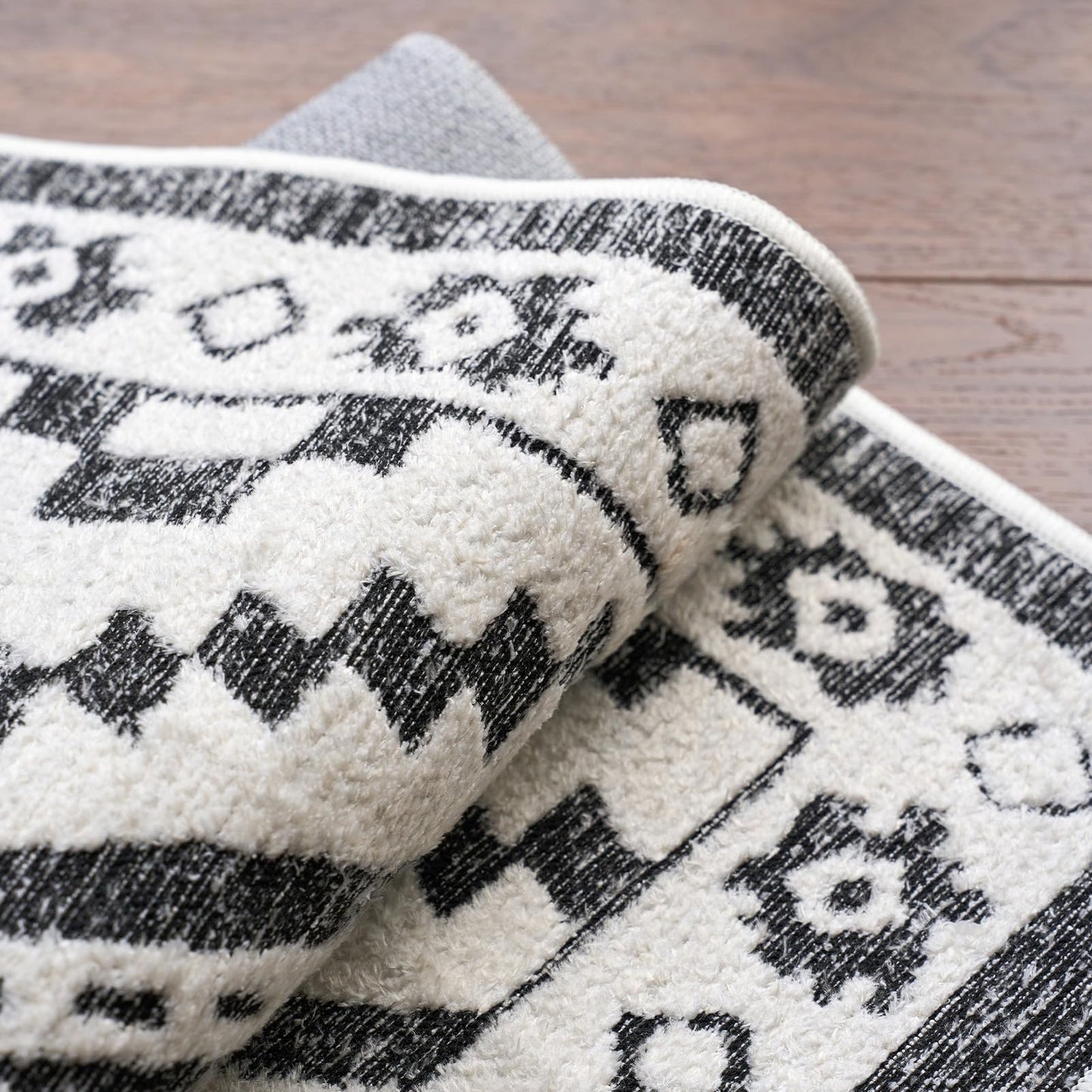 RAMEFILD Moroccan Washable Area Rug 3x5, Geometric Tribal Decorative Woven Rug, Non-Slip Boho Farmhouse Soft Low-Pile Entry Throw Mat for Living Room Bedroom Dining Table, Black and White