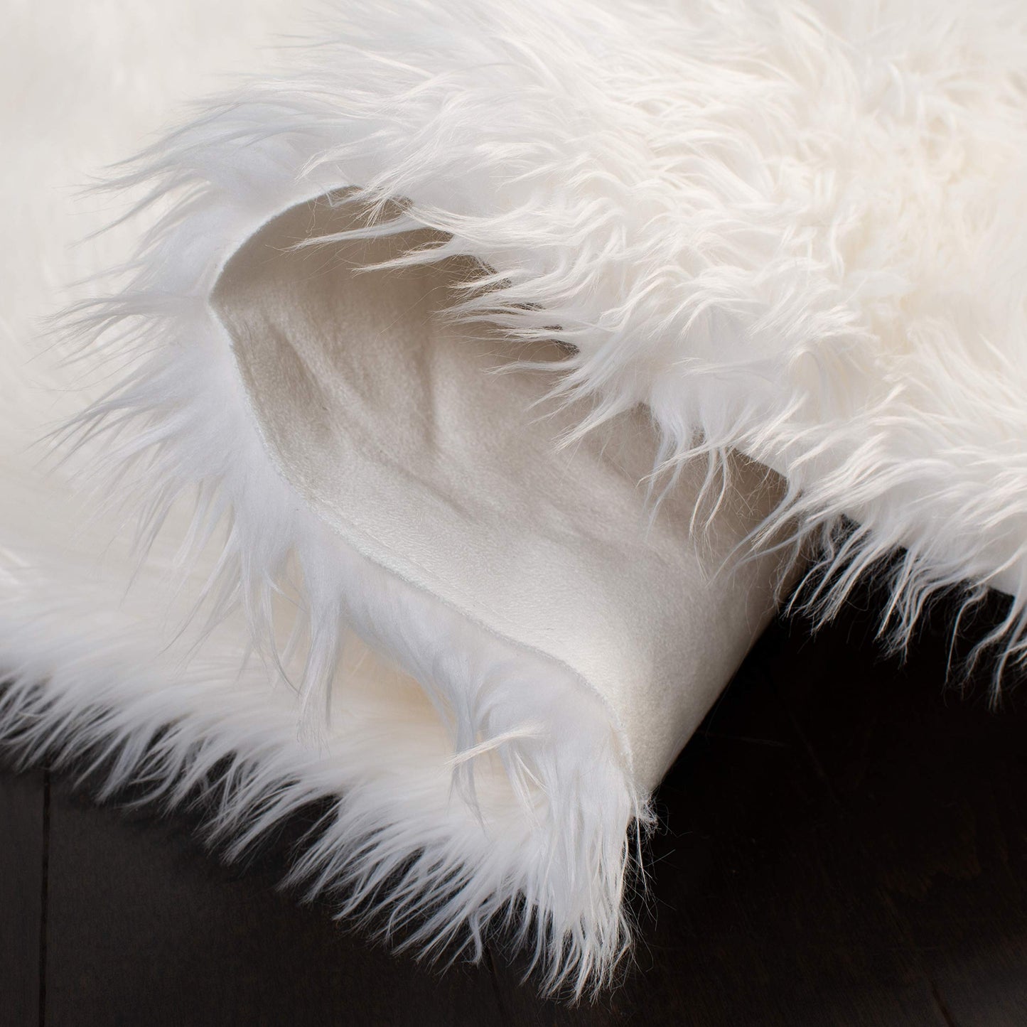 SAFAVIEH Faux Sheep Skin Collection 2' x 3' Ivory FSS115A Silken Glam 2.35-inch Thick Accent Rug