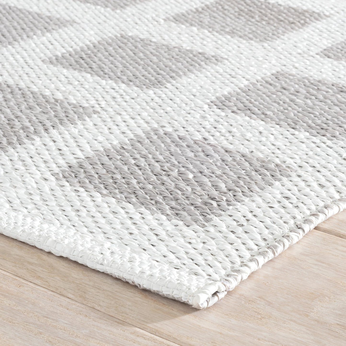 Dash and Albert Paver Grey Handwoven Indoor/Outdoor Rug, Runner-2.5 X 8 Feet, White/Grey Geometric Pattern - Premium Luxury Hotel Quality Soft Breathable Hypoallergenic Machine Washable Easy Care