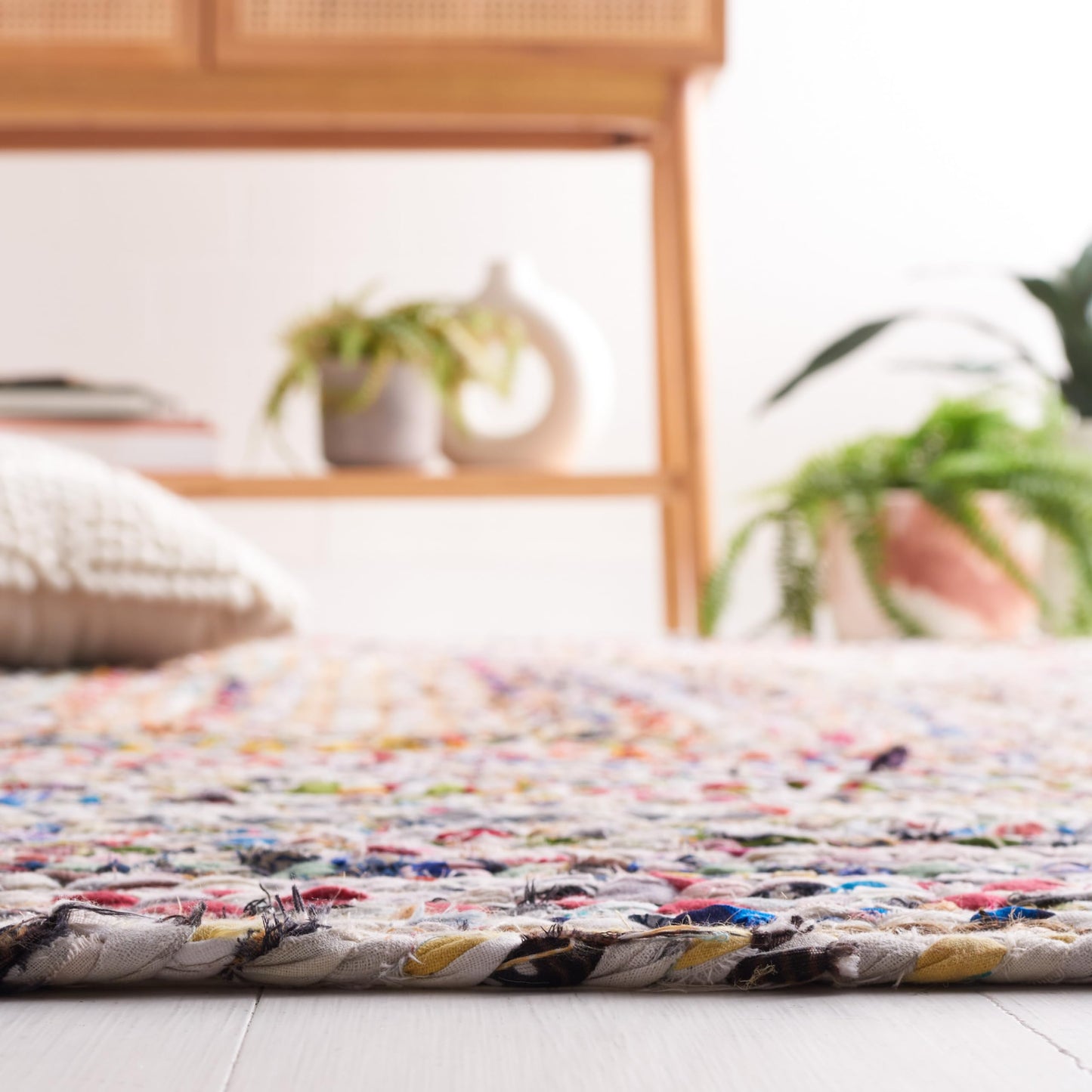 SAFAVIEH Area Rug 6' Square - Cape Cod Collection - Beige & Multi, Handmade Jute & Cotton, Woven Braided Design (CAP202B)