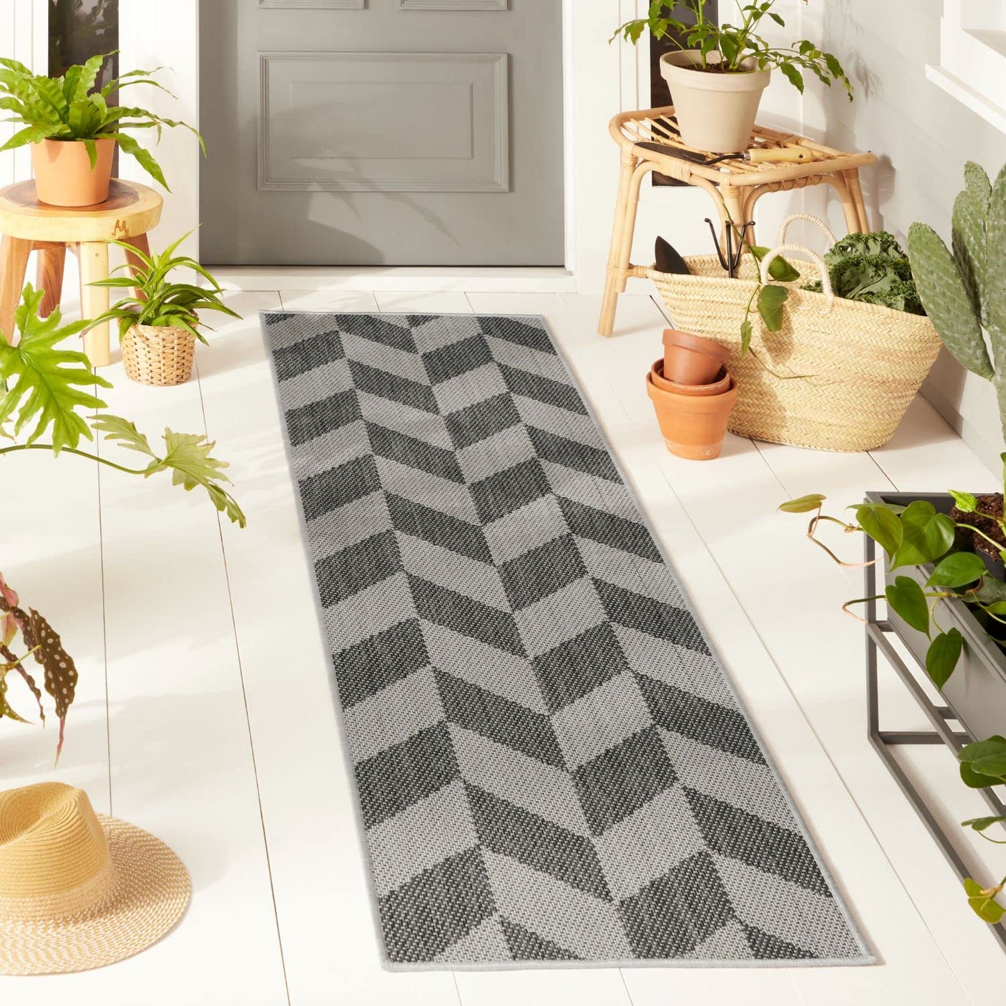 Nicole Miller New York Patio Country Calla Contemporary Herringbone Indoor/Outdoor Runner Area Rug, Black/Grey, 1'9"x7'2"
