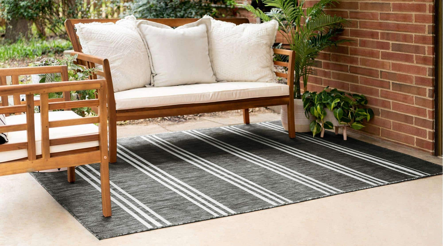 Unique Loom Jill Zarin Outdoor Collection Area Rug - Anguilla (3' 3" x 5' 3" Rectangle, Charcoal/ Ivory)