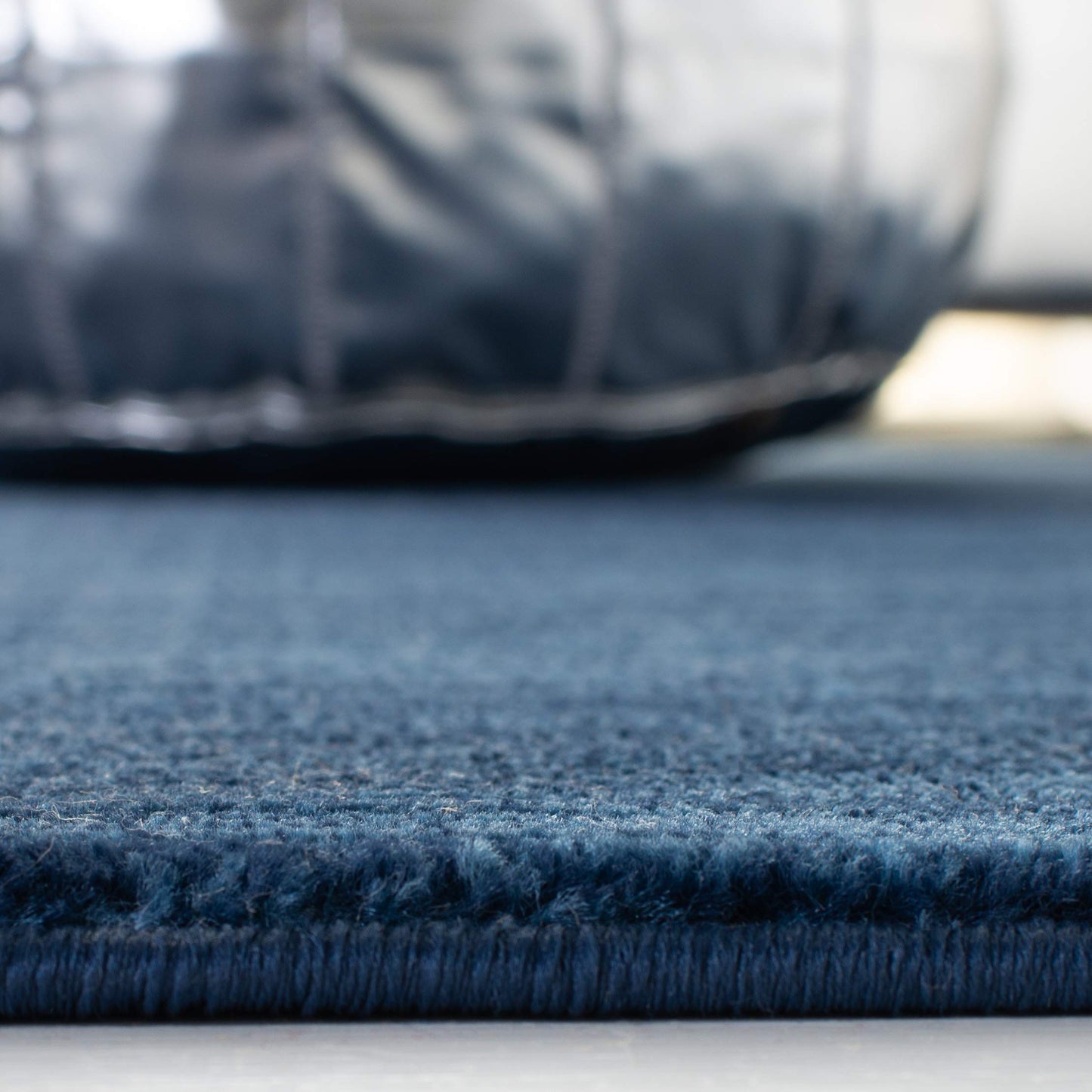 SAFAVIEH Vision Collection Area Rug - 8' Square, Navy, Modern Ombre Design, Non-Shedding & Easy to Clean, Ideal for Living Room, Bedroom, Dining Space (VSN606N)