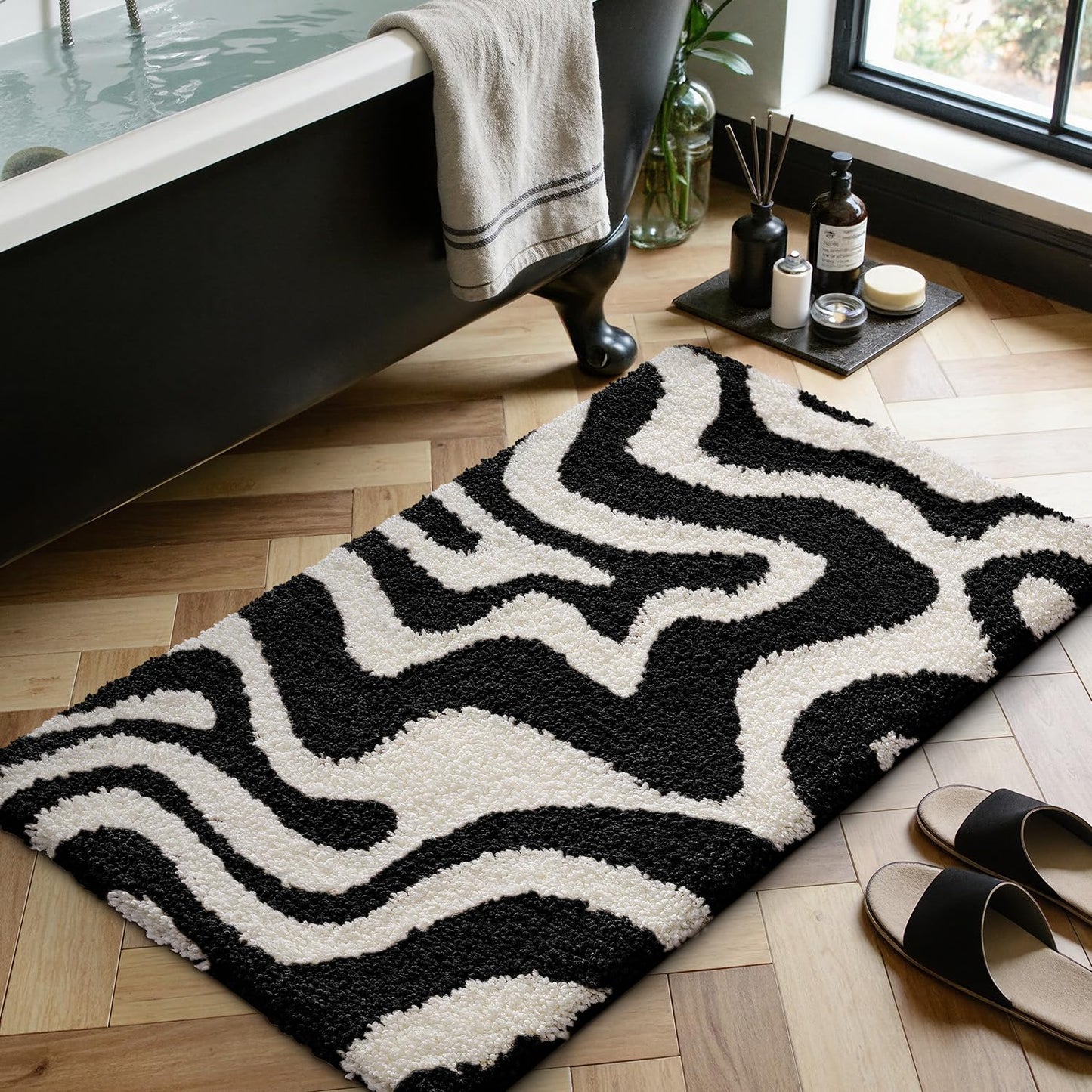 LUMI Non Slip Bathroom Rug Modern Aesthetic, Ultra Soft Absorbent Washable Bath Mats, Quick Dry Premium Floor Rugs for Shower, Tub, Black and White, 24x43