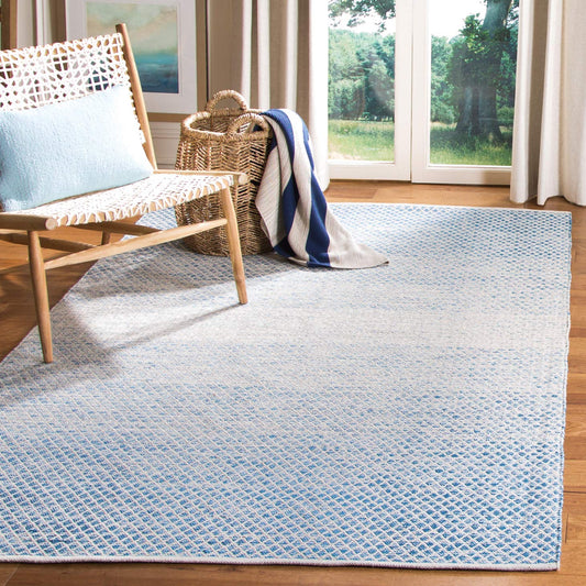 SAFAVIEH Montauk Collection Area Rug - 5' x 8', Blue & Ivory, Handmade Cotton, Ideal for High Traffic Areas in Living Room, Bedroom (MTK601B)