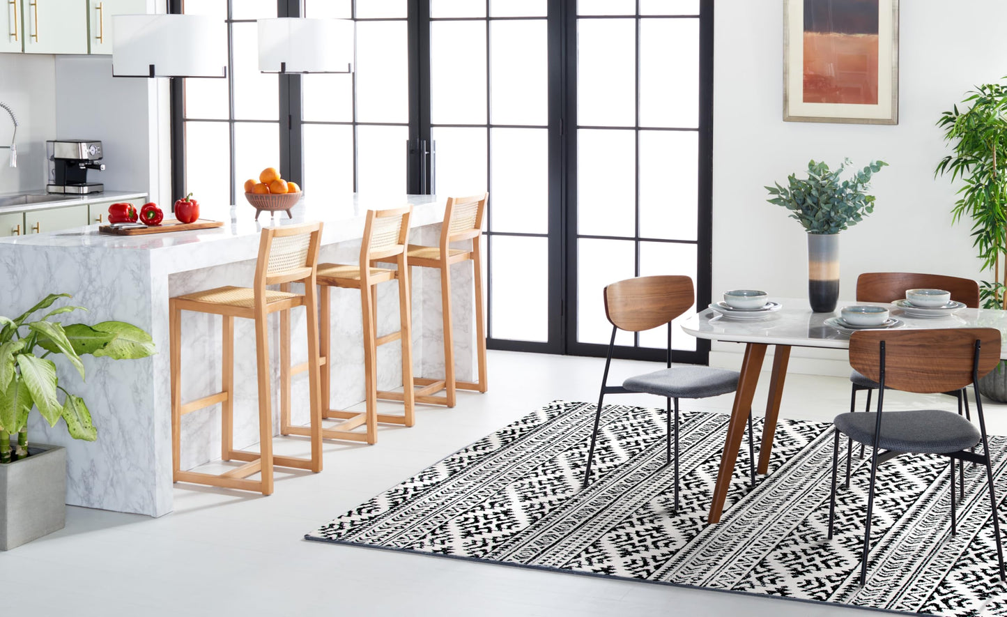 SAFAVIEH Area Rug 6x9 - Tulum Collection - Ivory & Black, Moroccan Boho Tribal Design, Non-Shedding & Easy to Clean, Ideal for Living Room, Bedroom, Dining Space (TUL272B)