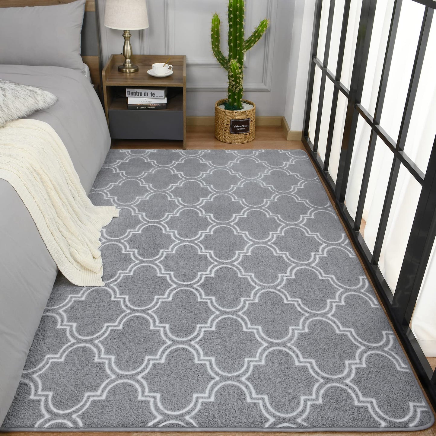Chicrug Shag Geometric Modern Area Rug for Bedroom, 3x5 Feet Memory Foam Indoor Carpet, Fluffy Rug for Living Room Bedside Room Decor for Family Girls Kids Nursery Play Mat, Grey/White