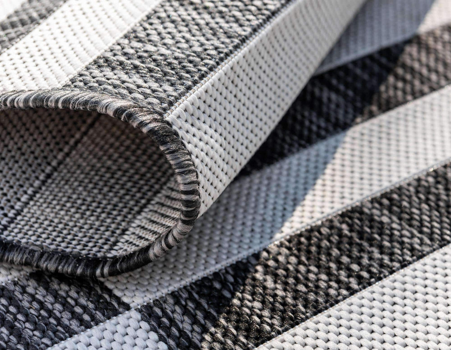 Unique Loom Outdoor Striped Collection Area Rug - Striped (7' 1" x 10' Rectangle, Charcoal/Ivory)