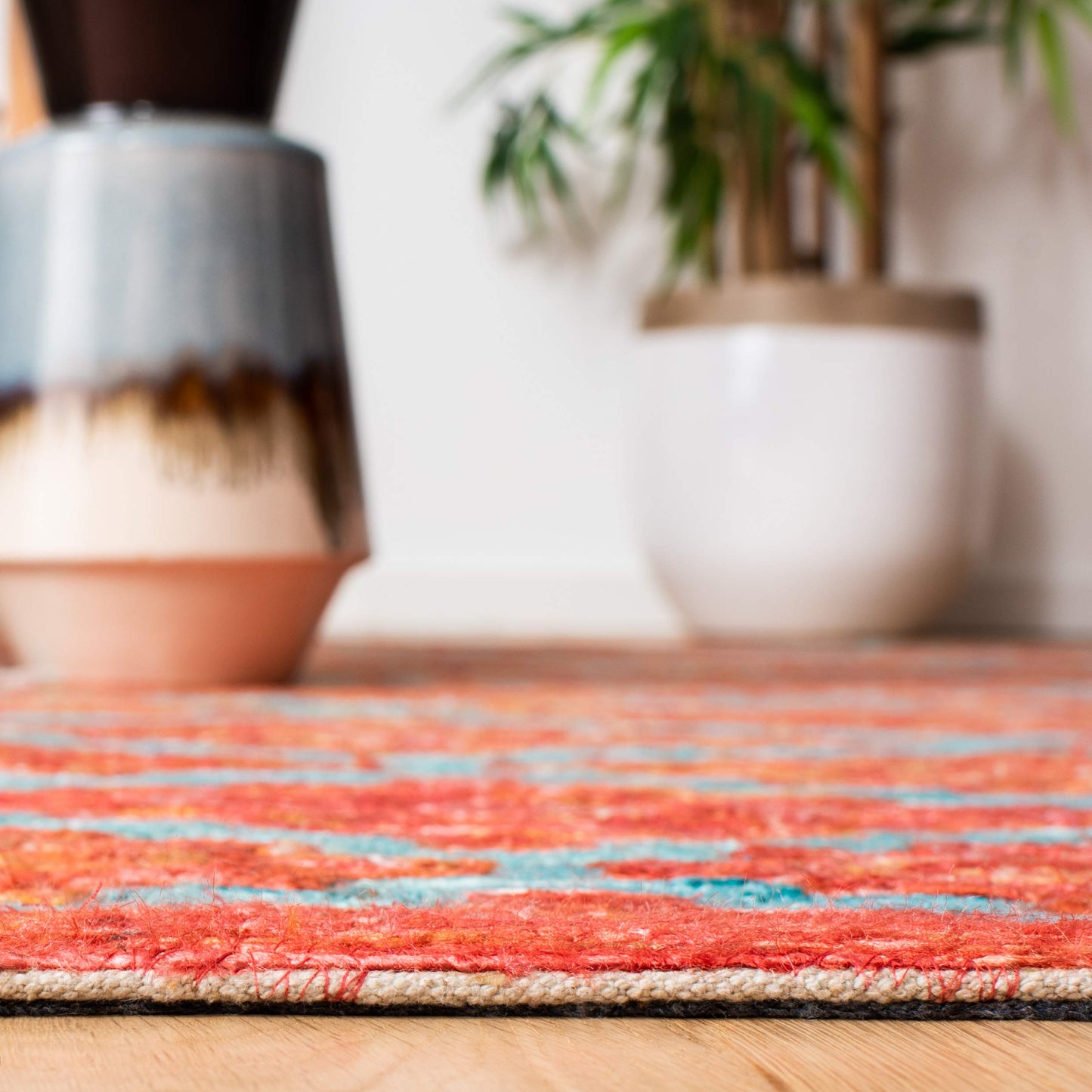 SAFAVIEH Sahara Collection Area Rug - 6' x 9', Rust & Aqua, Handmade Boho Tassel, Ideal for High Traffic Areas in Living Room, Bedroom (SAH467P)