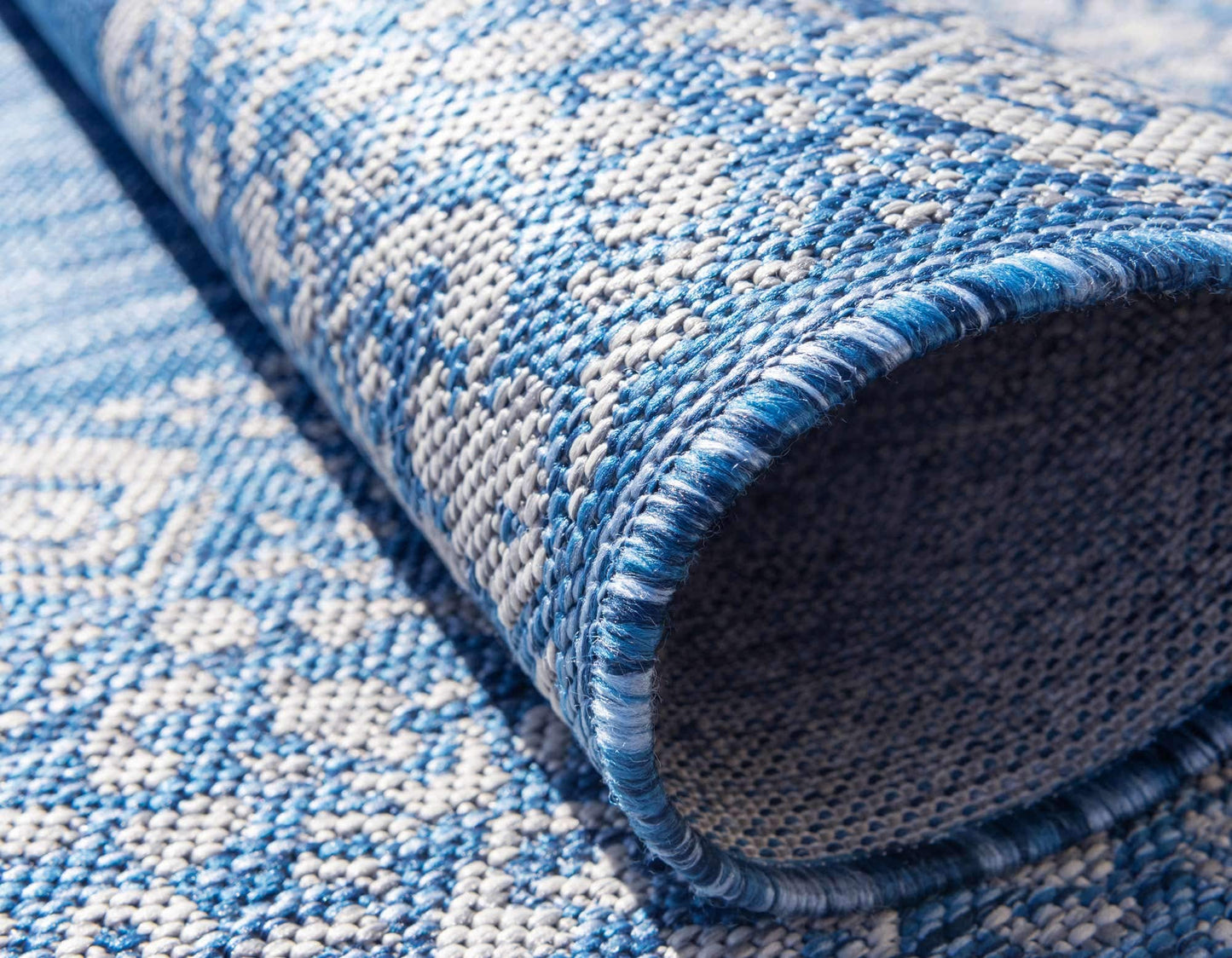 Unique Loom Outdoor Border Collection Area Rug - Floral Border (4' 1" Round, Blue/ Ivory)