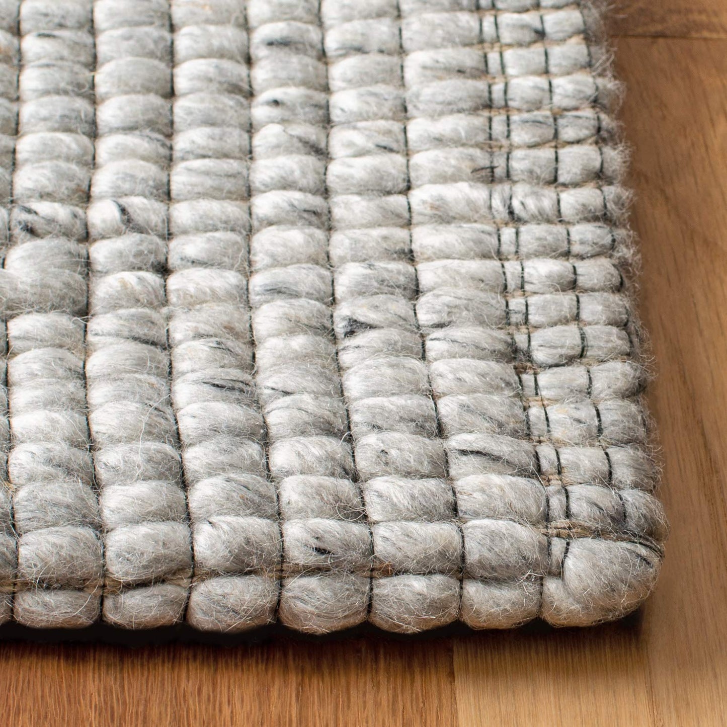 SAFAVIEH Marbella Collection Runner Rug - 2'3" x 8', Light Grey, Handmade Wool, Ideal for High Traffic Areas in Living Room, Bedroom (MRB393F)
