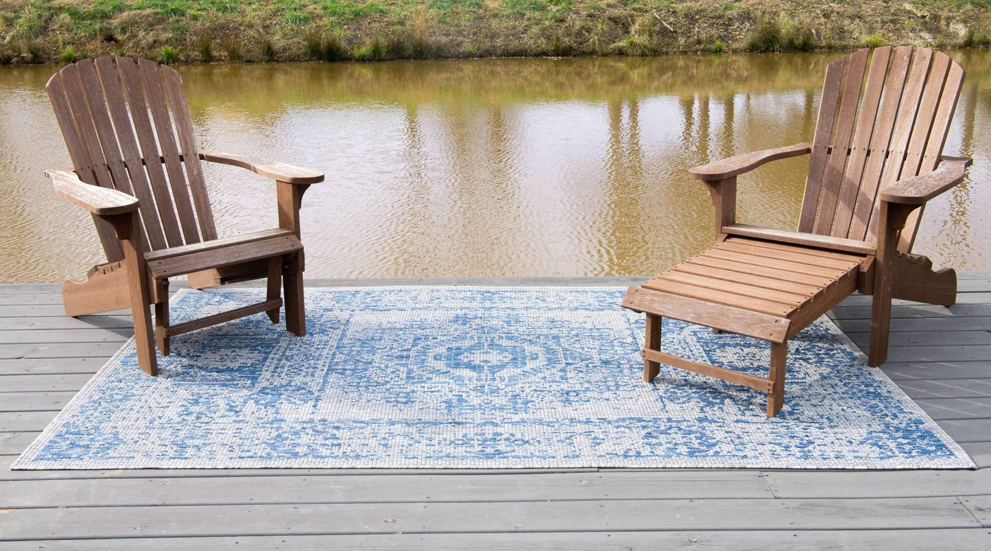 Unique Loom Outdoor Traditional Collection Area Rug - Timeworn (4' 1" x 6' 1" Rectangle, Blue/ Gray)