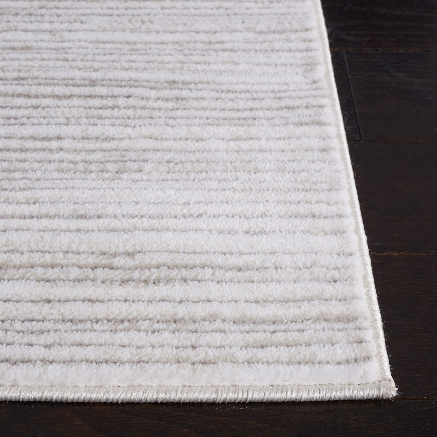 SAFAVIEH Area Rug 6x9 - Vision Collection - Ivory & Grey, Modern Ombre Design, Non-Shedding & Easy to Clean, Ideal for Living Room, Bedroom, Dining Space (VSN606K)