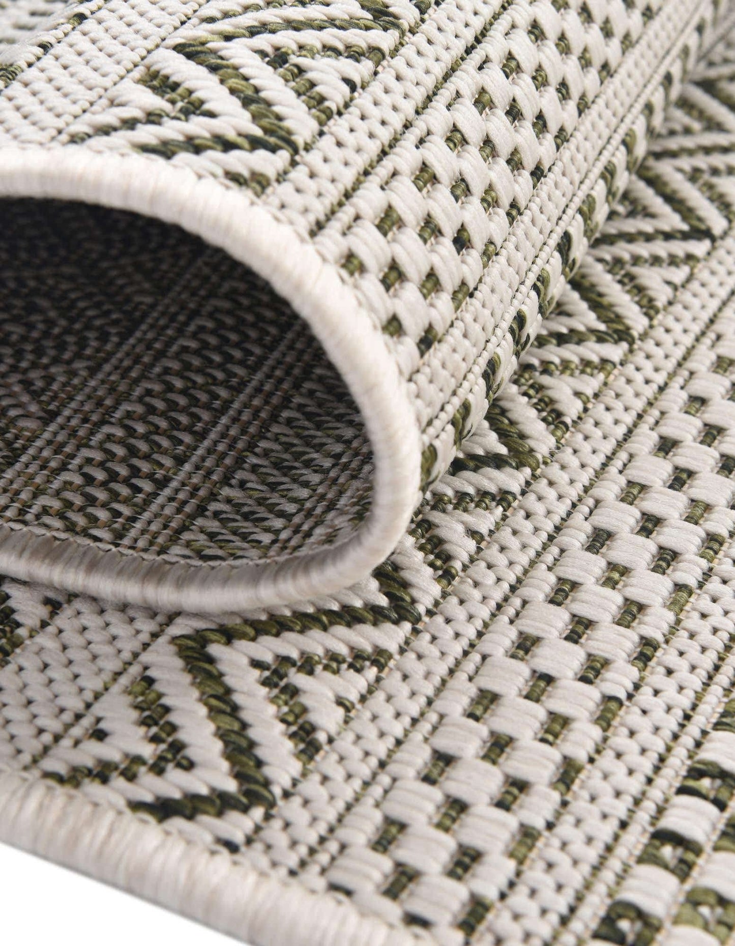 Unique Loom Outdoor Striped Collection Area Rug - Maia (5' 3" x 7' 10" Oval, Green/Ivory)