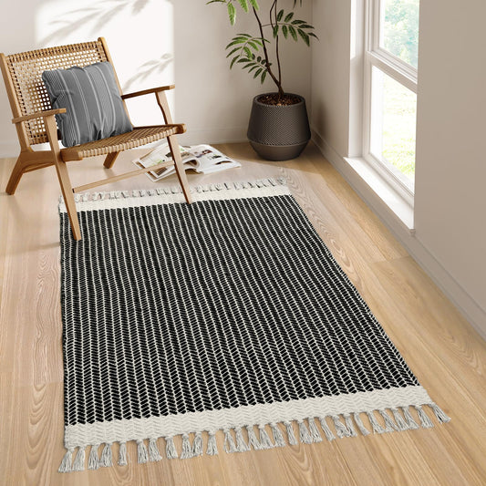 Lahome Belle Boho Entryway Rug, 3x5 Rugs for Bedroom Lightweight Washable Throw Rug Woven Cotton Bathroom Carpet with Tassels, Farmhouse Black and White Rugs for Living Room Kitchen Office Dorm