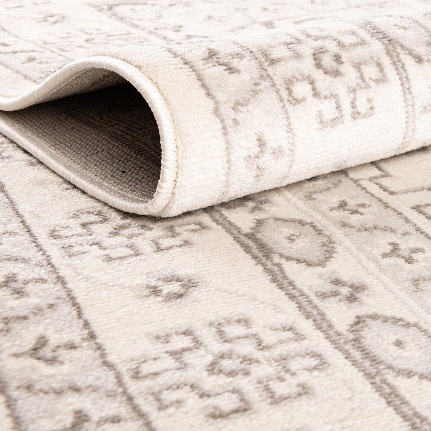 Rugs.com - Charlotte Rug – 5' 3 x 8' Oval Ivory Stain-Resistant Easy-Clean Rug – Rustic Old World Geometric Design for Living Rooms, Bedrooms, and Dining Rooms