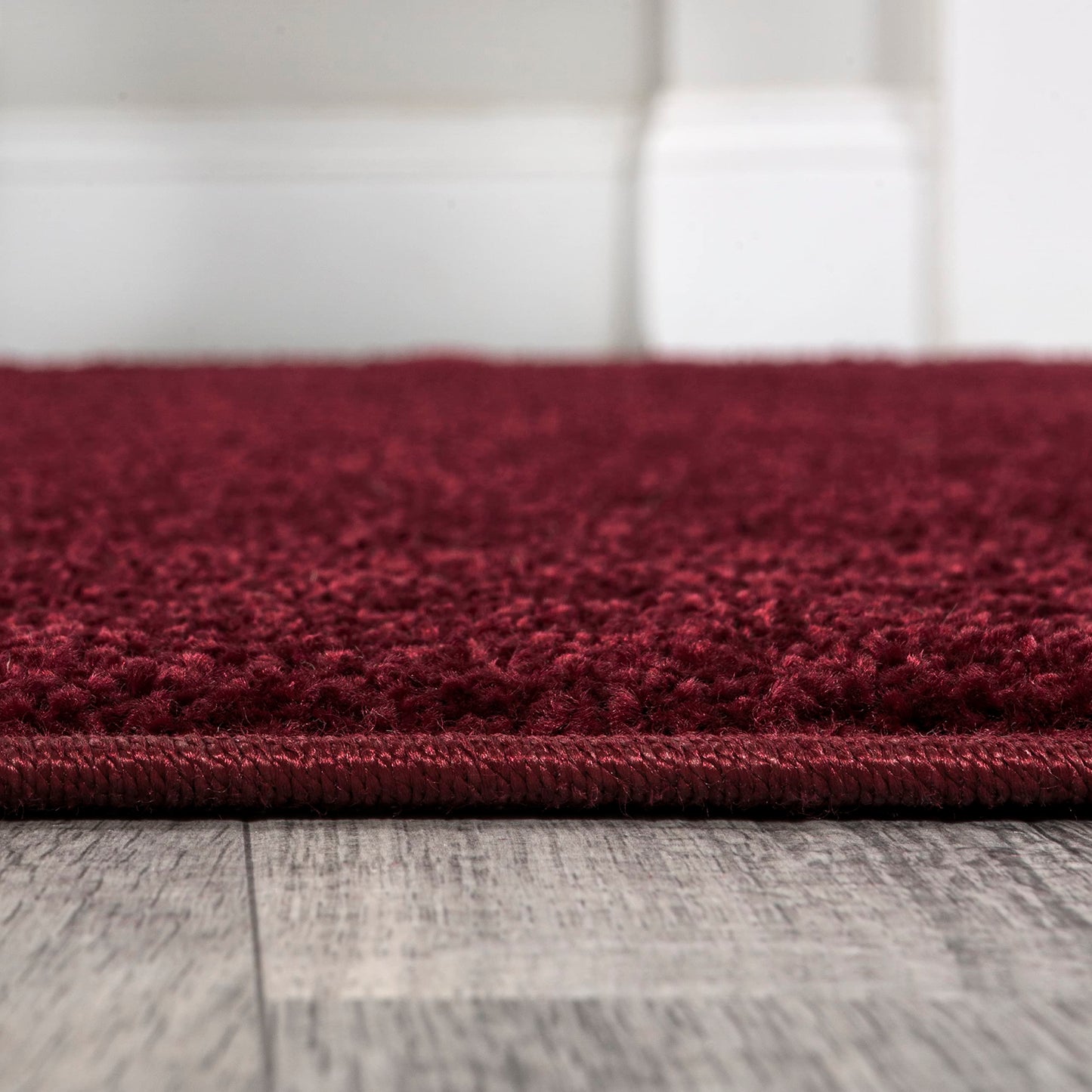JONATHAN Y Haze Solid Low-Pile Dark Red Indoor Area Rug 3x5, Coastal,Bohemian,Minimalist,Classic, Easy-Cleaning for Living Room,Bedroom,Kitchen,Pet Friendly,Non-Shedding (SEU100Q-3)