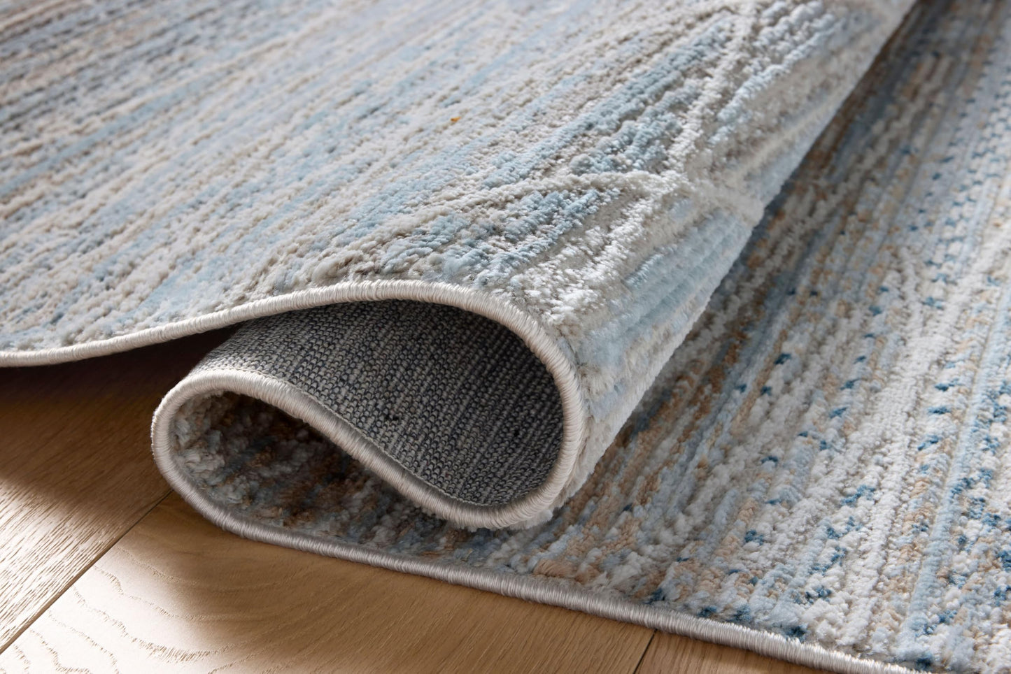 Loloi Townes Collection TOW-07 Natural/Sky 3'-11" x 5'-11" Accent Rug