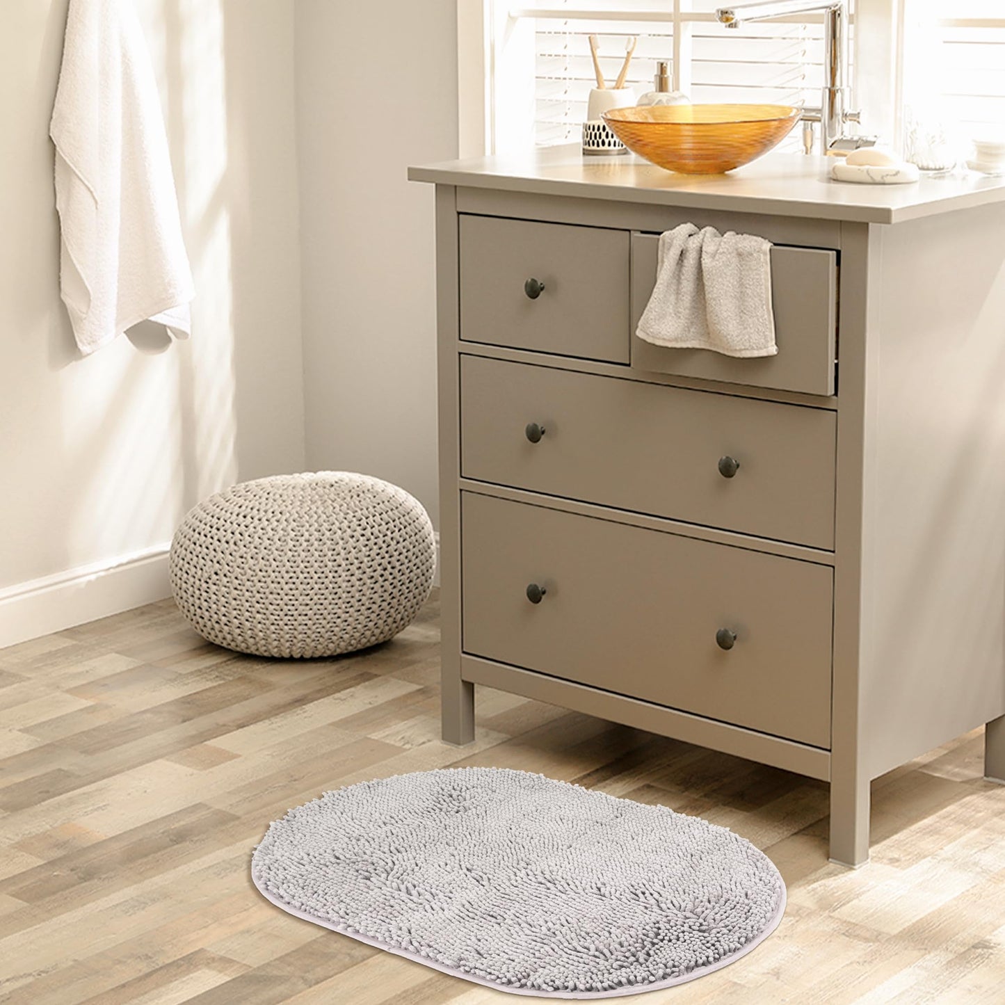 HMETOL Oval Plush Bath Mat, Soft Non Slip Washable Absorbent Rug, Rubber Backing Quick Dry Rugs for Shower Floor, Bathroom Decor 20" x 32" Light Grey
