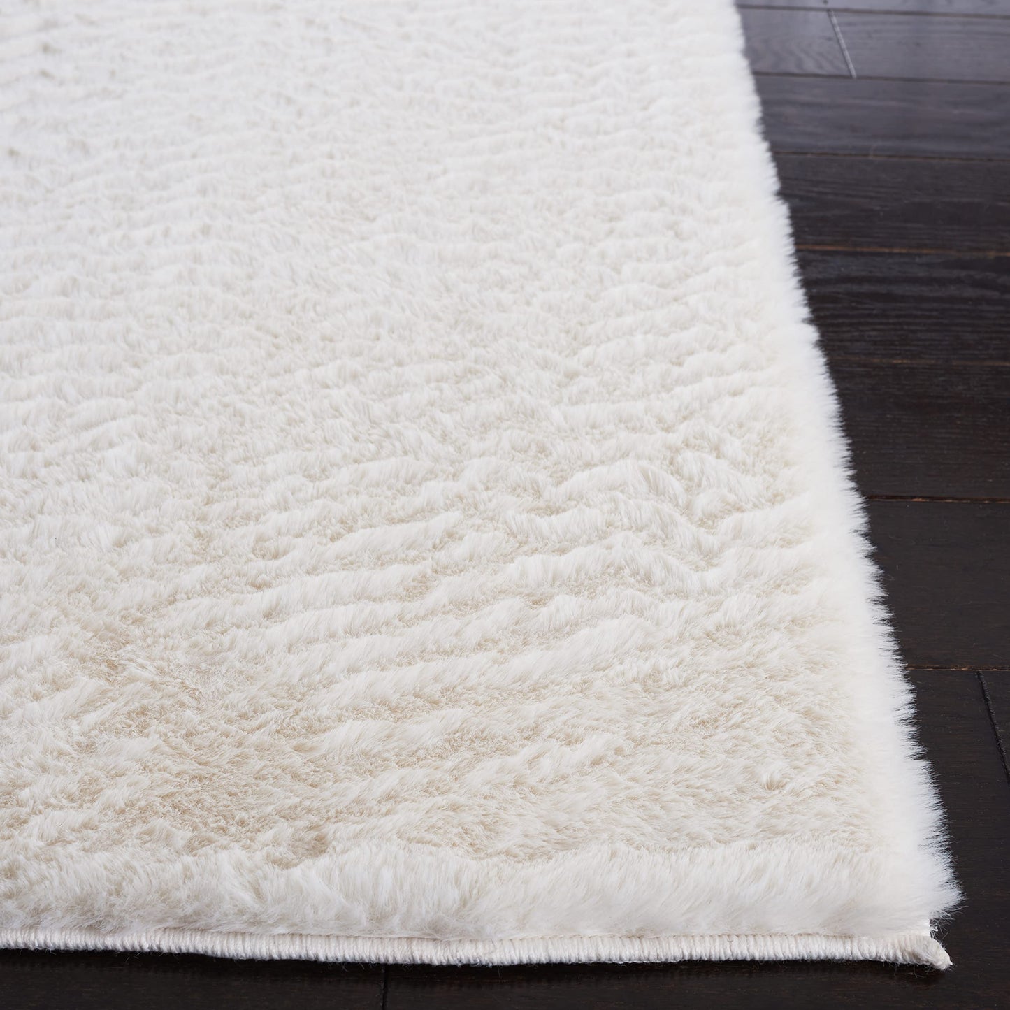 SAFAVIEH Washable Rug Faux Rabbit Fur Shag Collection - 5' x 7', Off-White, Slip Resistant & Easy Cleaning, Ideal for Living Room, Bedroom, Kids Playroom, Nursery, Dining Space (FRF500A)