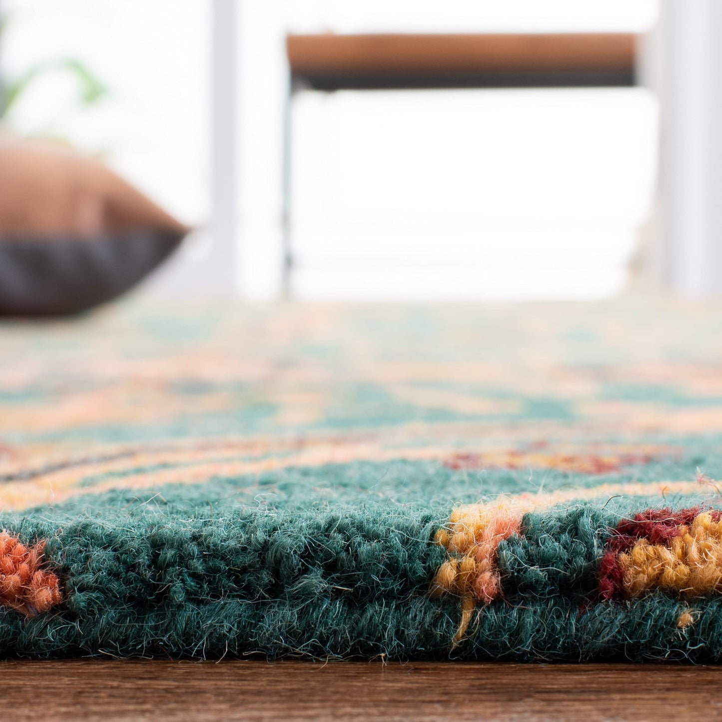 SAFAVIEH Heritage Collection 4' x 6' Green/Orange HG475Y Handmade Traditional Oriental Premium Wool Entryway Living Room Foyer Bedroom Accent Rug