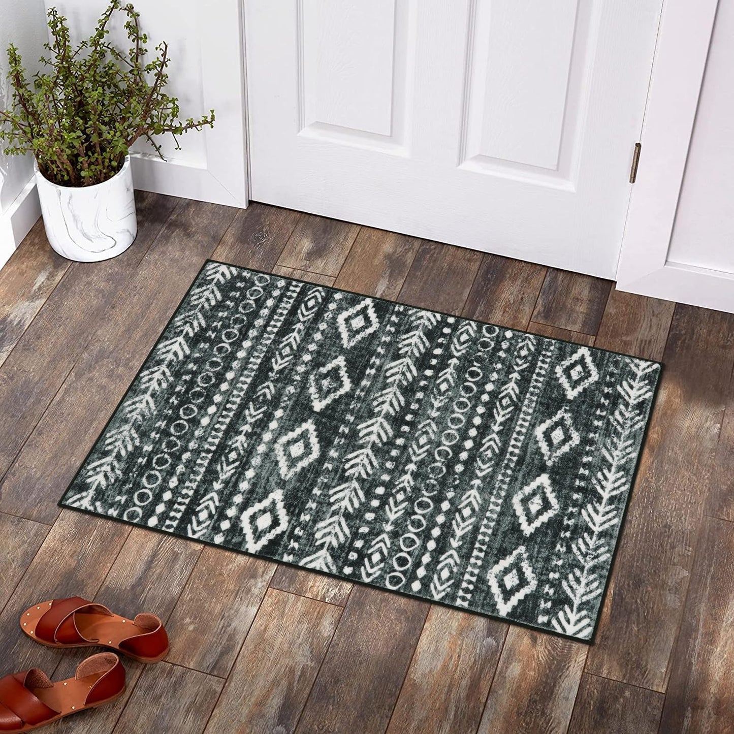 Lahome Moroccan Small Rug 2x3, Black and White Non-Slip Washable Indoor Front Door Mat with Rubber Backing, Low-Profile Modern Farmhouse Boho Area Rug for Entryway Bathroom Kitchen Decor Varena