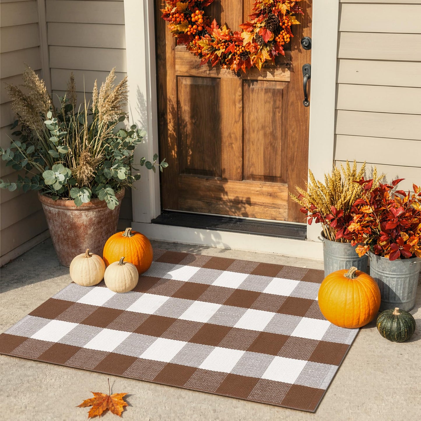 LEEVAN Buffalo Plaid Outdoor Rug, Earthy Tones Washable Checkered Front Porch Rug, 27.5x43 Inch Brown and White Cotton Woven Farmhouse Decor Layered Door Mats for Entryway/Kitchen/Bedroom