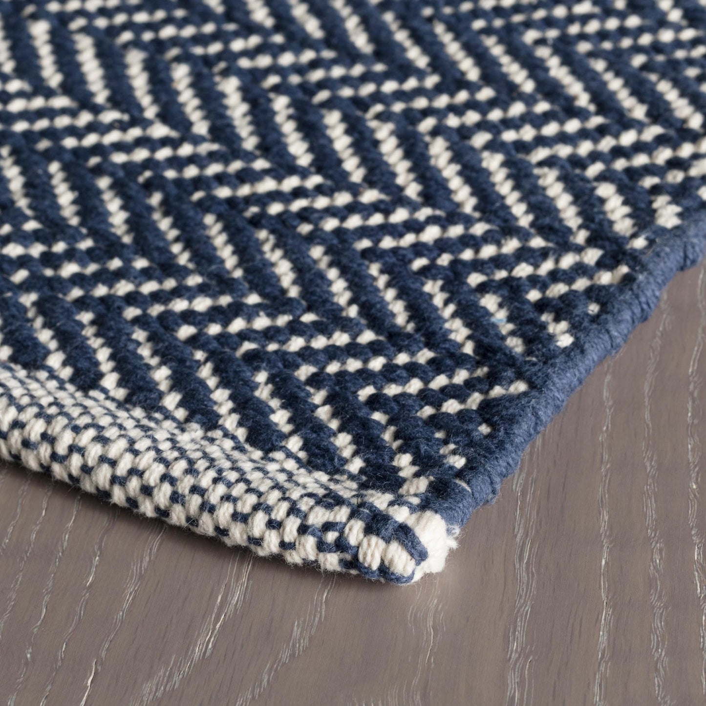 Dash & Albert Herringbone Indigo Handwoven Cotton Rug, 8.5 X 11.5 Feet, Blue Geometric Pattern