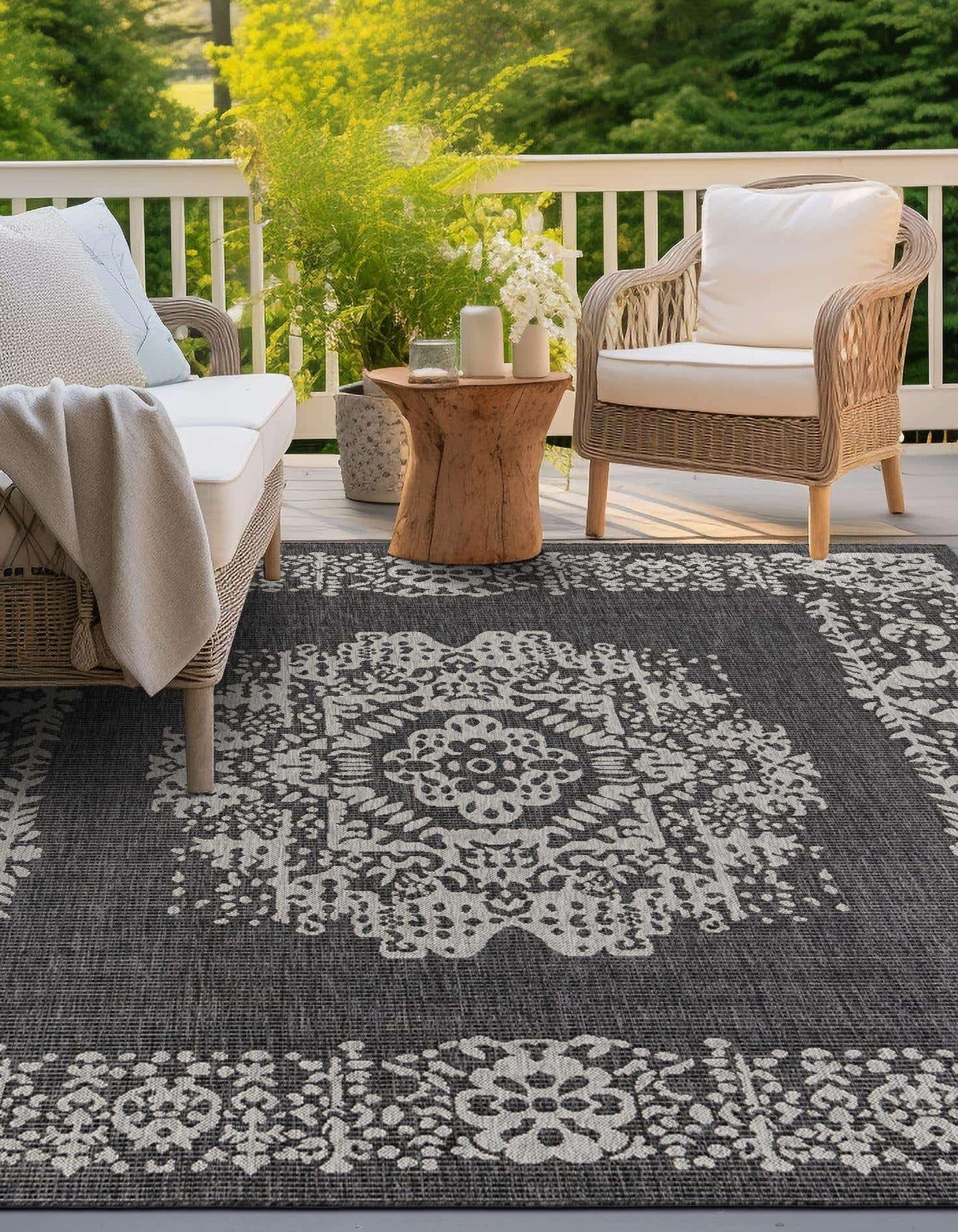 Unique Loom Outdoor Traditional Collection Area Rug - Timeworn (10' Square Charcoal Gray/Gray)