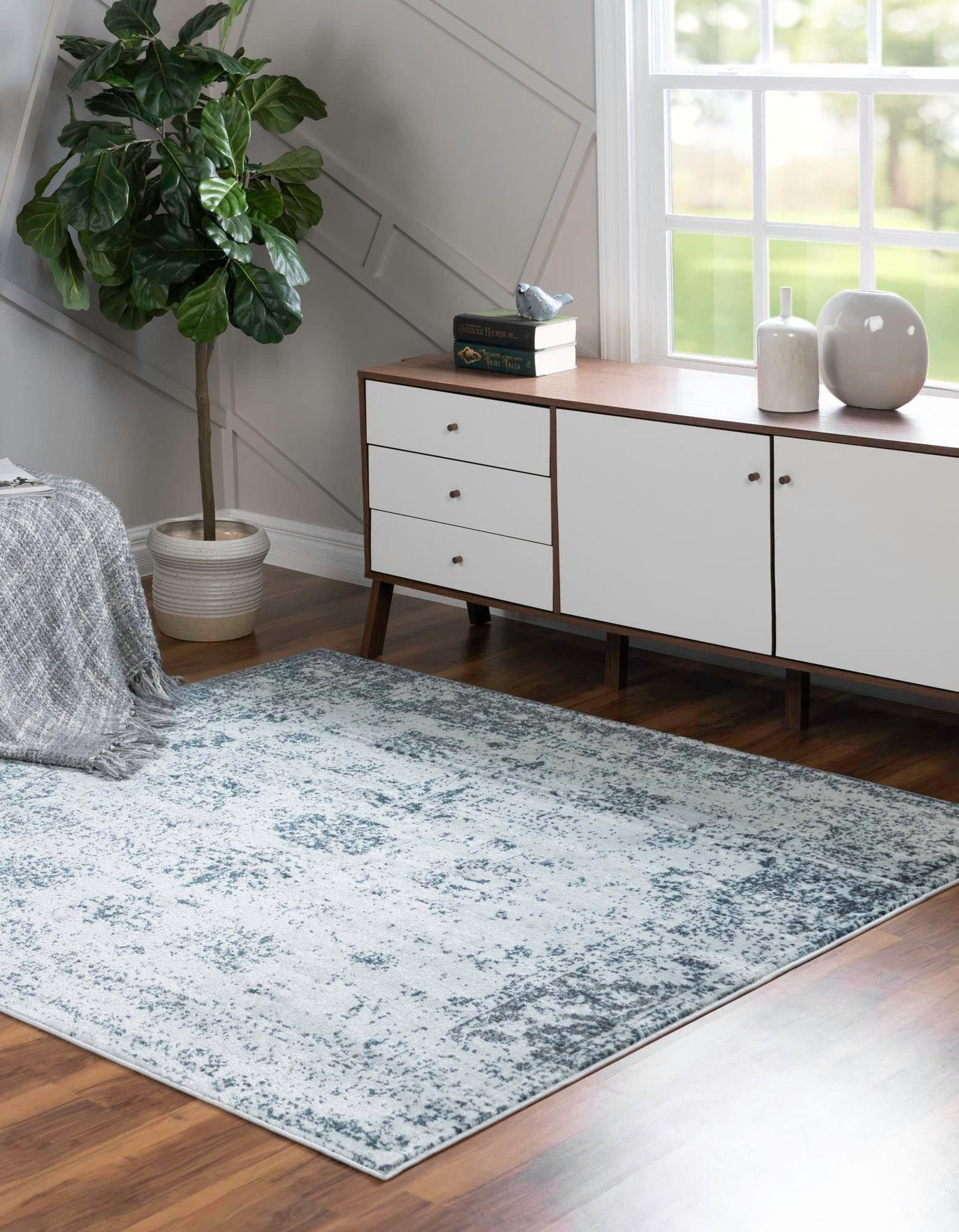 Rugs.com - Monte Carlo Rug – 8 Ft Square Light Blue Easy-Clean Rug – Distressed Medallion for Living Rooms, Bedrooms, and Dining Rooms