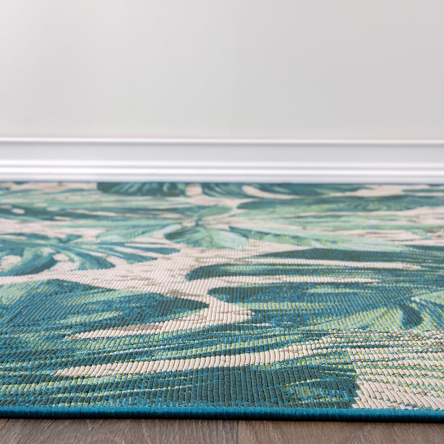 Rugshop Blue Contemporary Tropical Floral Indoor/Outdoor Area Rug — Weather Resistant for Living Room, Dining Room and Bedroom, 5'3" x 7'