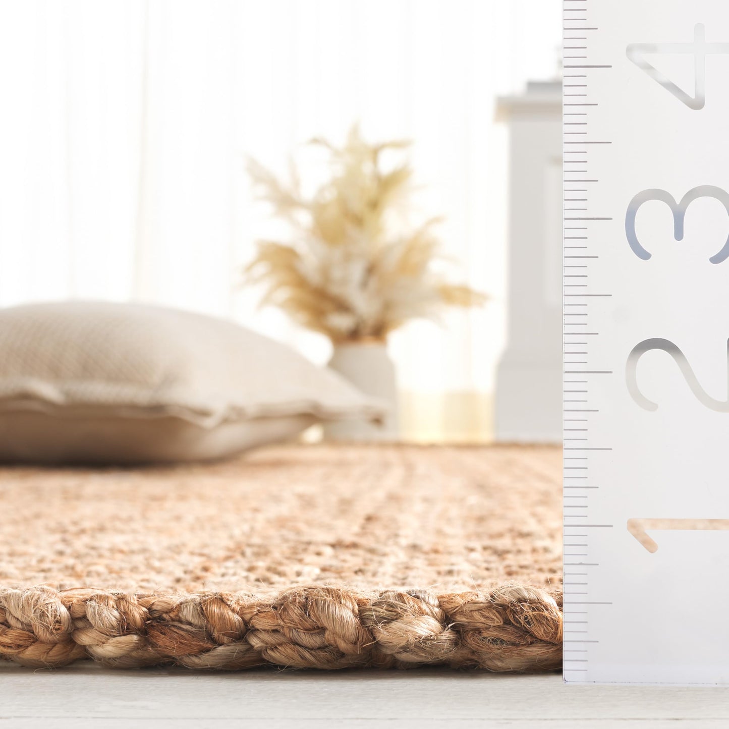 SAFAVIEH Natural Fiber Collection Accent Rug - 4' x 6', Natural, Handmade Jute, Ideal for the Living Room, Dining, Bedroom (NF403A)