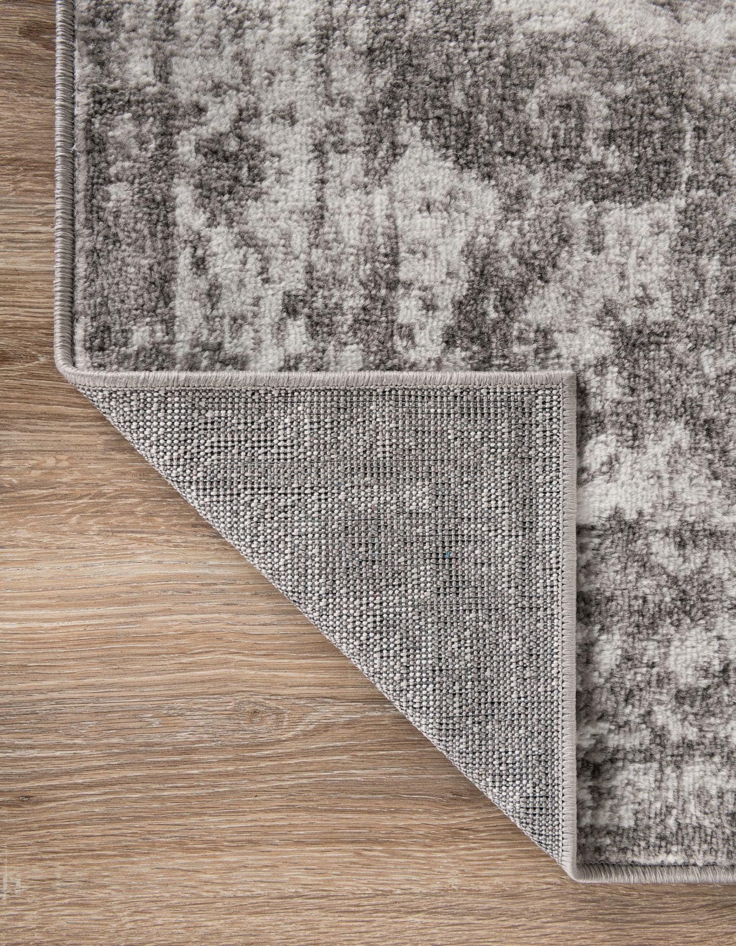 Rugs.com - Monte Carlo Rug – 5 Ft Square Gray Easy-Clean Rug – Low-Profile Vintage Medallion Area Rug for Living Rooms, Bedrooms, and Home Offices