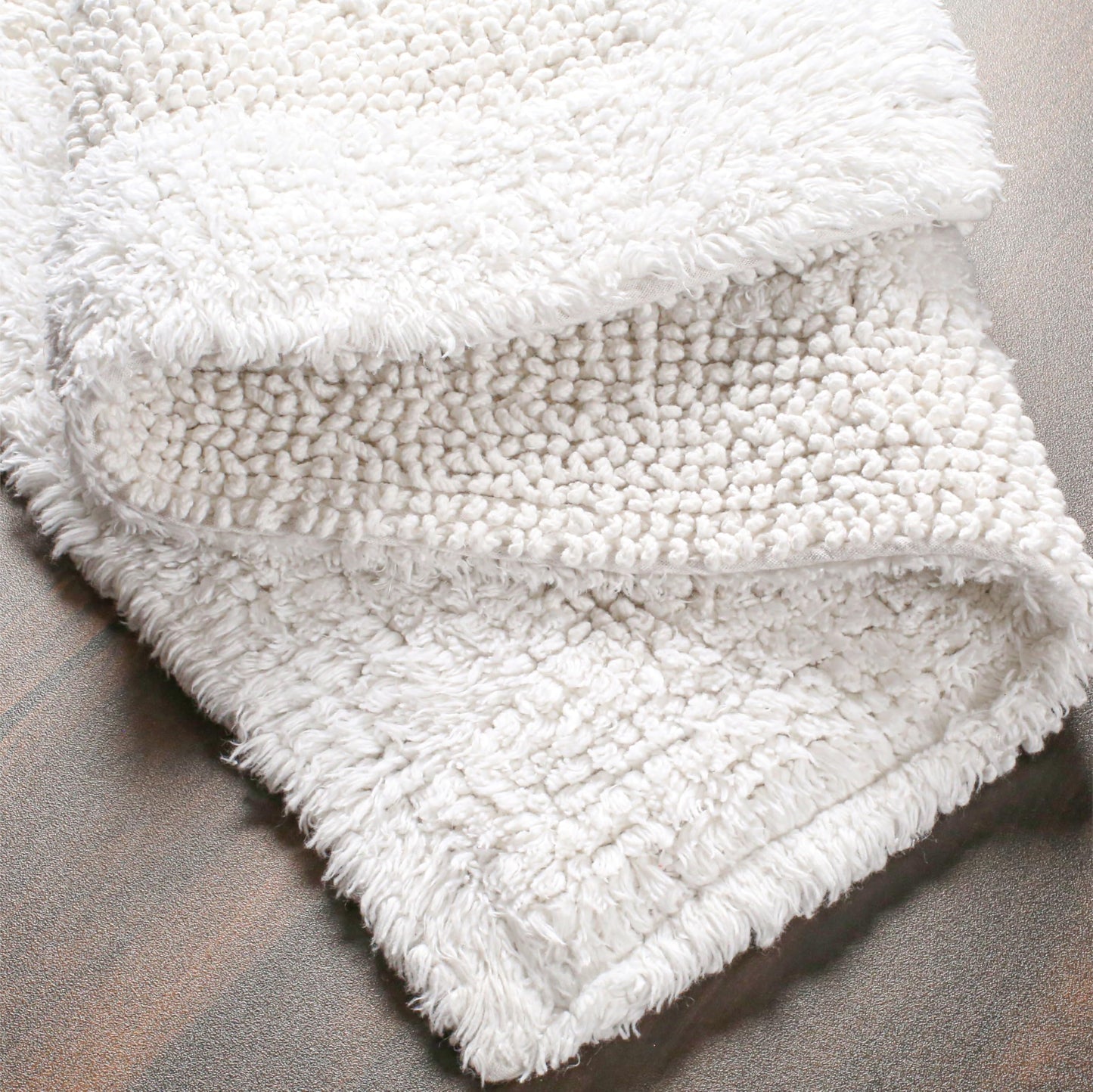 Cotton Reversible Bathmat Rug 17x24 - White, Ultra Soft Bathtub Floor Bath Rugs Ideal for Toilet, Bathroom, Kitchen | Super Absorbent Quick Dry Hotel Quality Throw Mat for Machine Washable