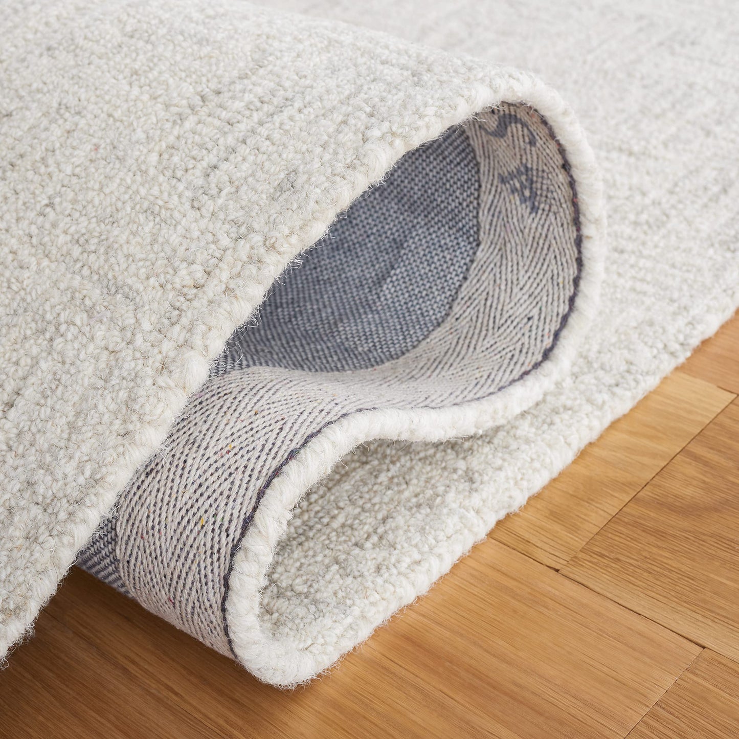 SAFAVIEH Micro-Loop Collection Area Rug - 7' Square, Light Grey & Ivory, Handmade Wool, Ideal for High Traffic Areas in Living Room, Bedroom (MLP537F)