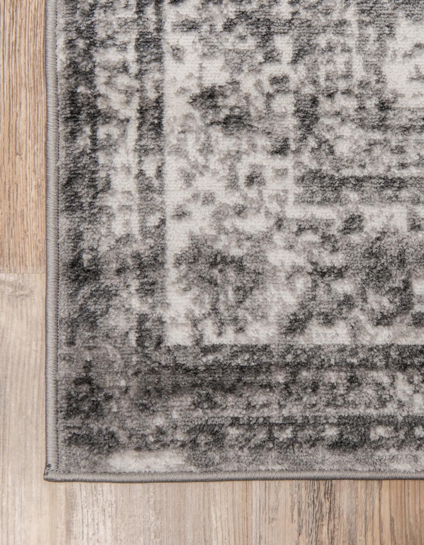 Rugs.com - Monte Carlo Rug – 5 Ft Square Gray Easy-Clean Rug – Low-Profile Vintage Medallion Area Rug for Living Rooms, Bedrooms, and Home Offices