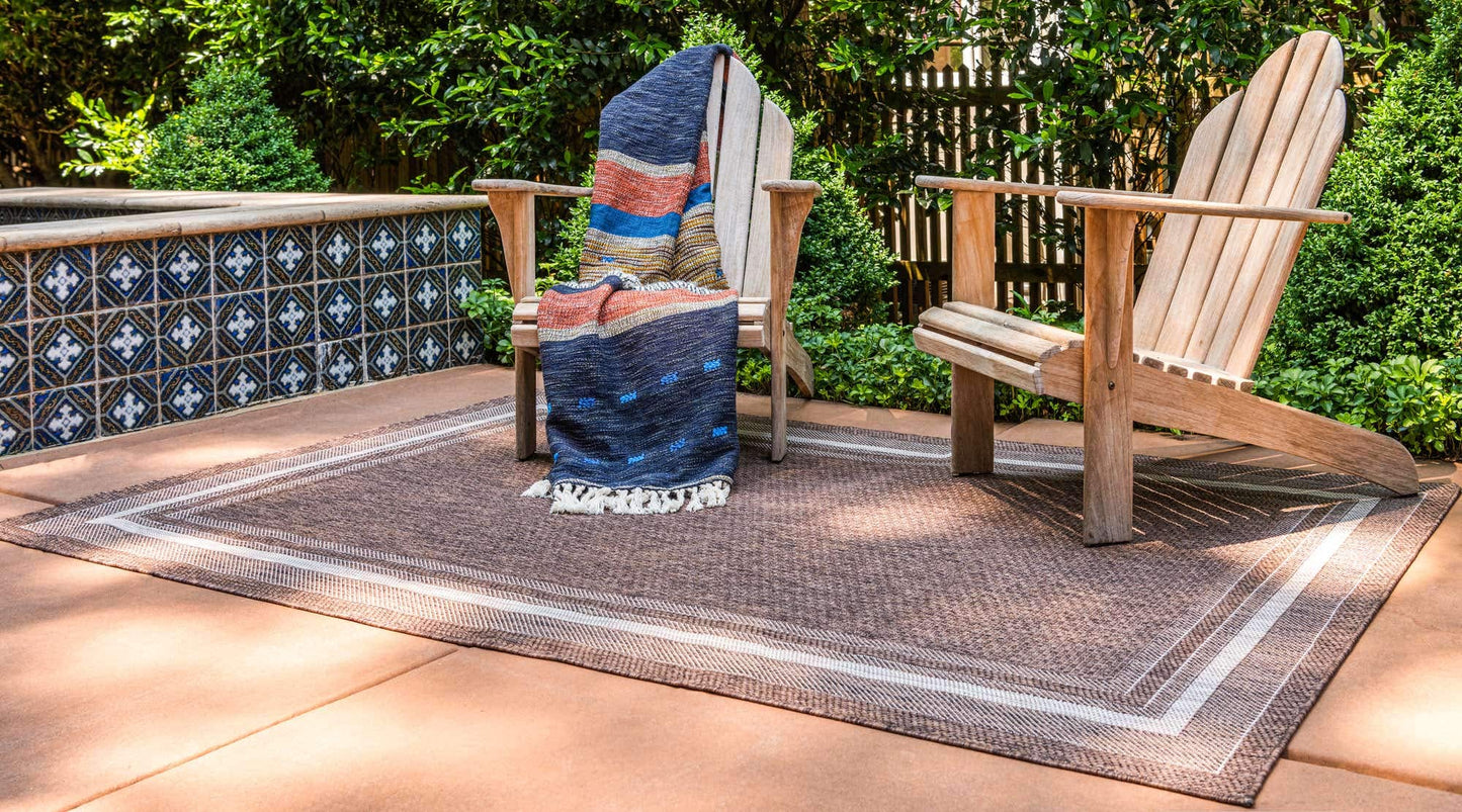 Unique Loom Outdoor Border Collection Area Rug - Soft Border (4' 1" x 6' 1" Rectangle, Brown/ Ivory)